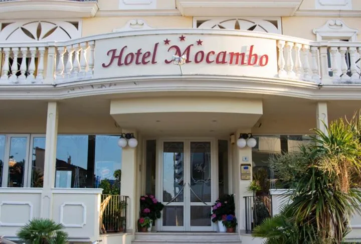 Facade/entrance in Hotel Mocambo piscina, spiaggia e biciclette