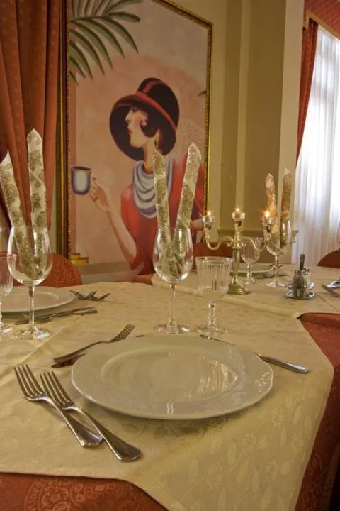 Restaurant/places to eat in Hotel Mocambo piscina, spiaggia e biciclette