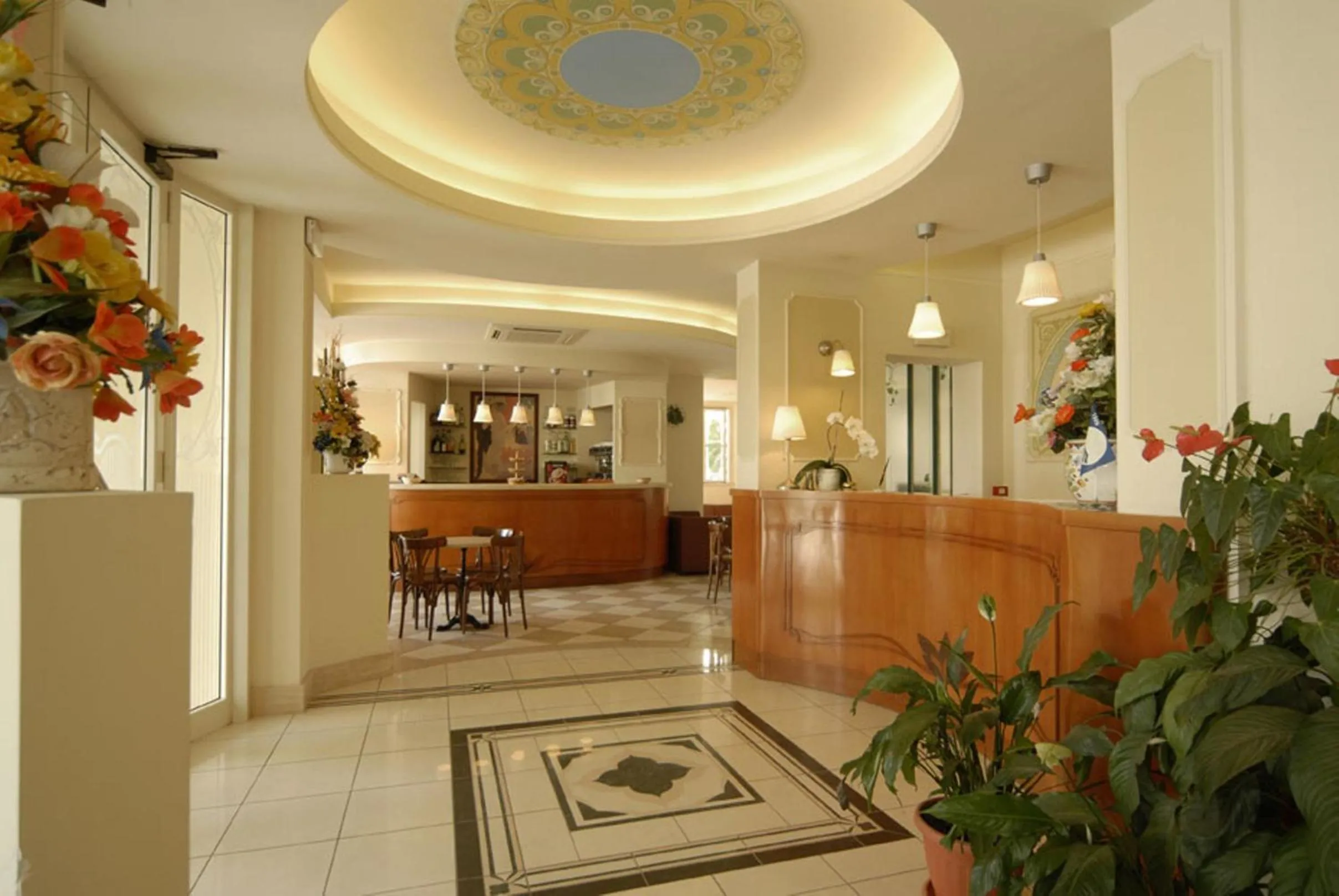 Lobby or reception in Hotel Mocambo piscina, spiaggia e biciclette