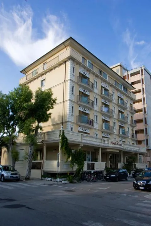 Property building in Hotel Mocambo piscina, spiaggia e biciclette
