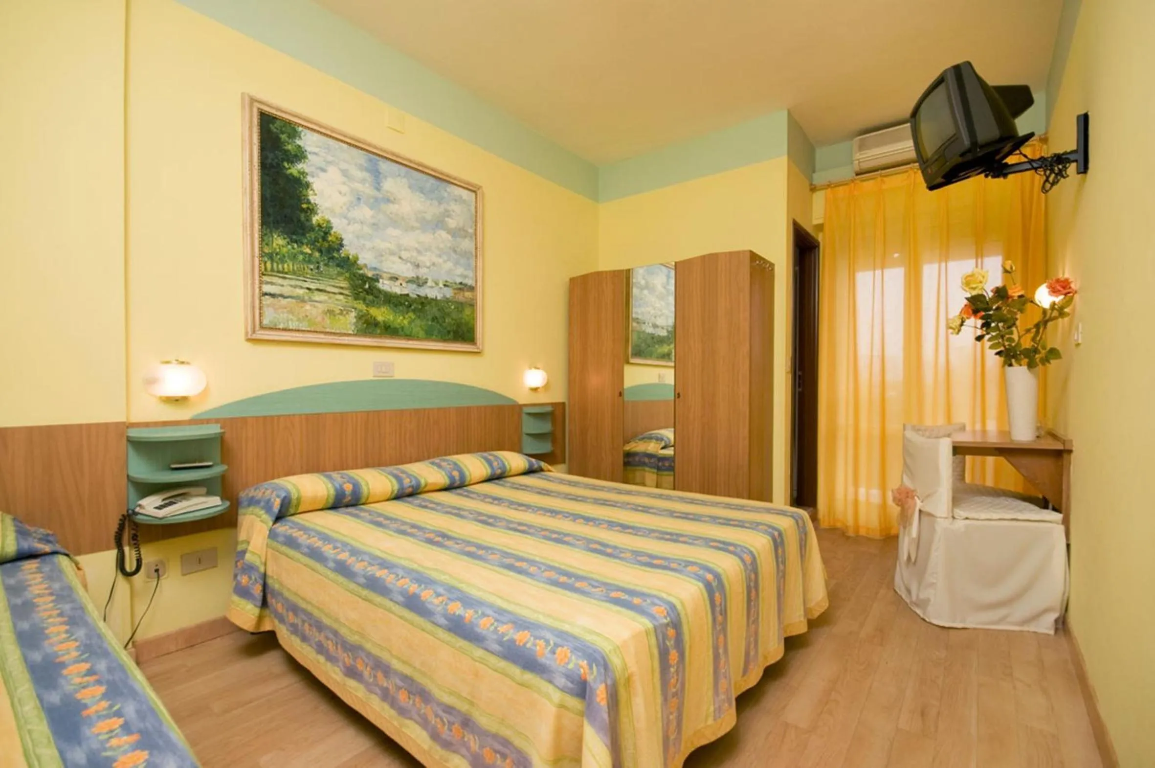 Photo of the whole room, Bed in Hotel Mocambo piscina, spiaggia e biciclette