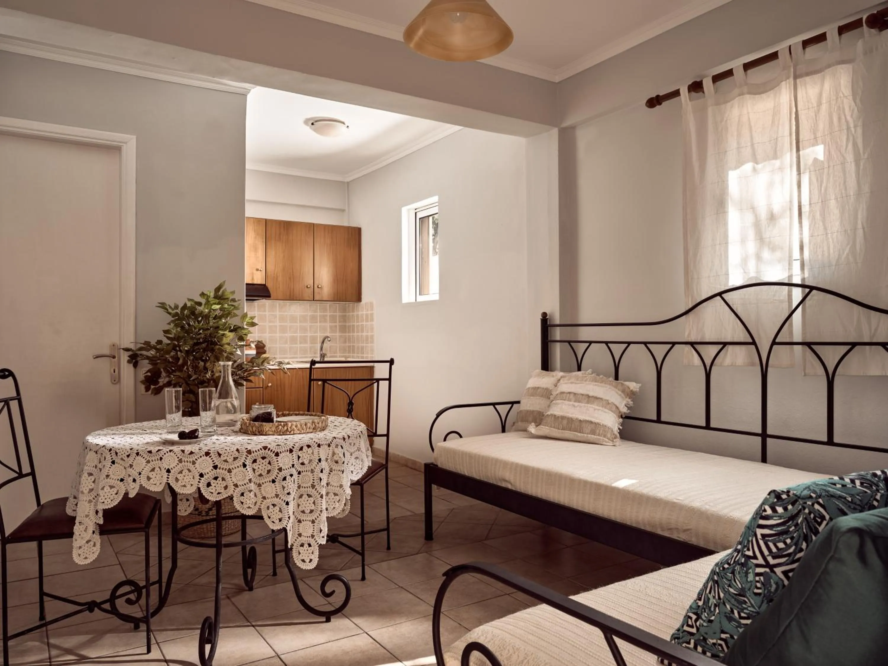 Living room, Bed in Razis Apartments