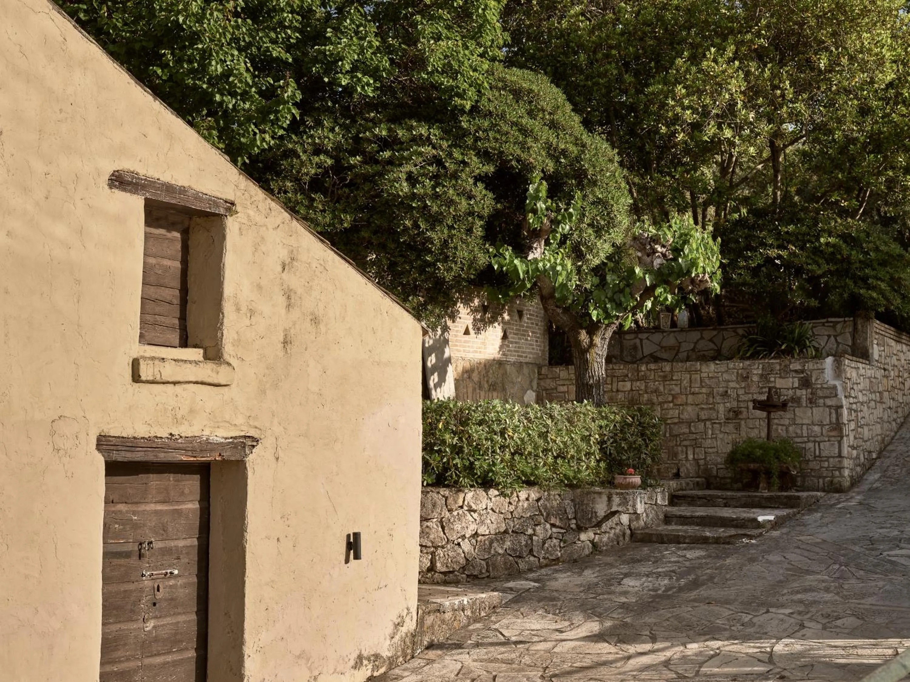 Property building in Razis Apartments