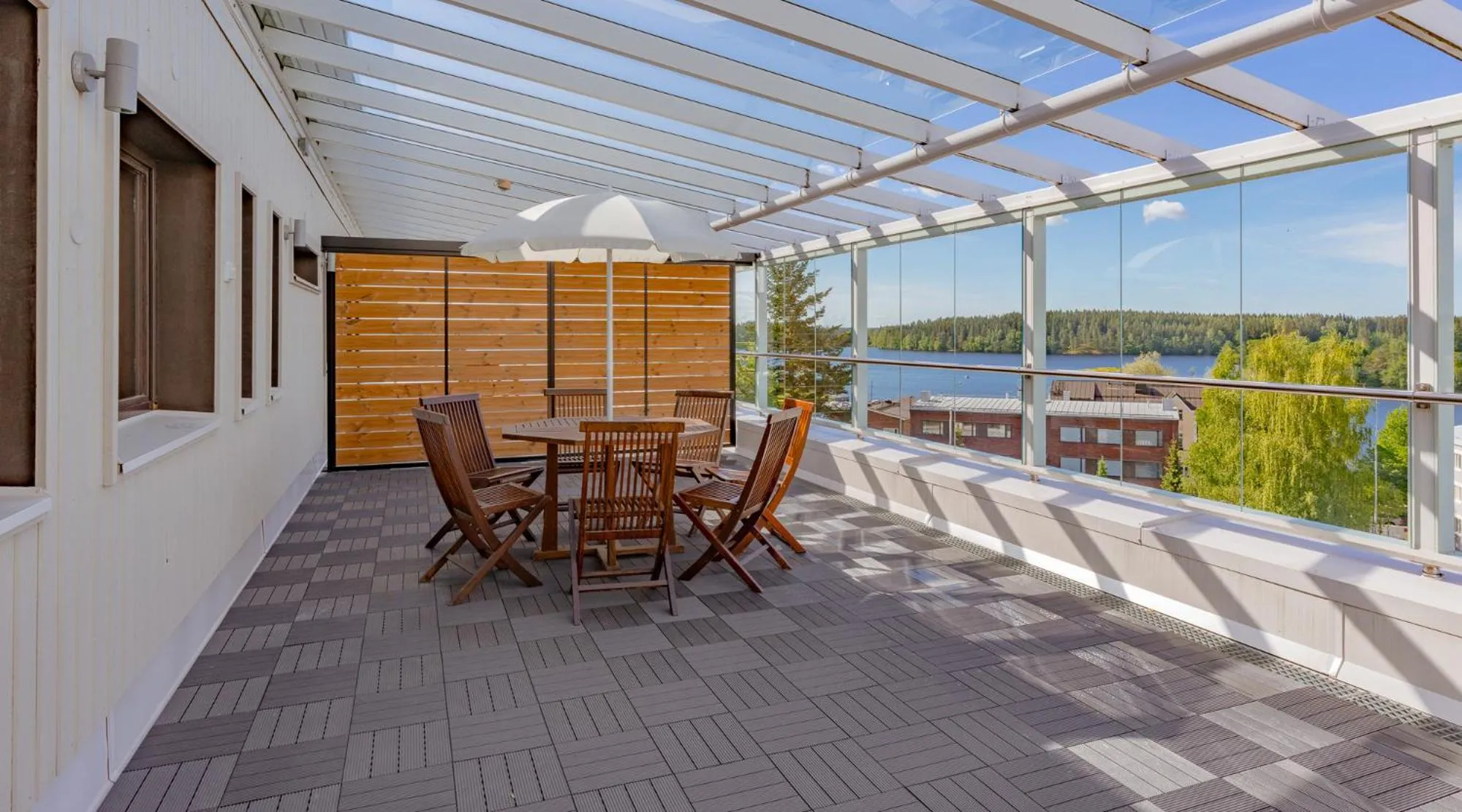 Summer in Summer Hotel Tott