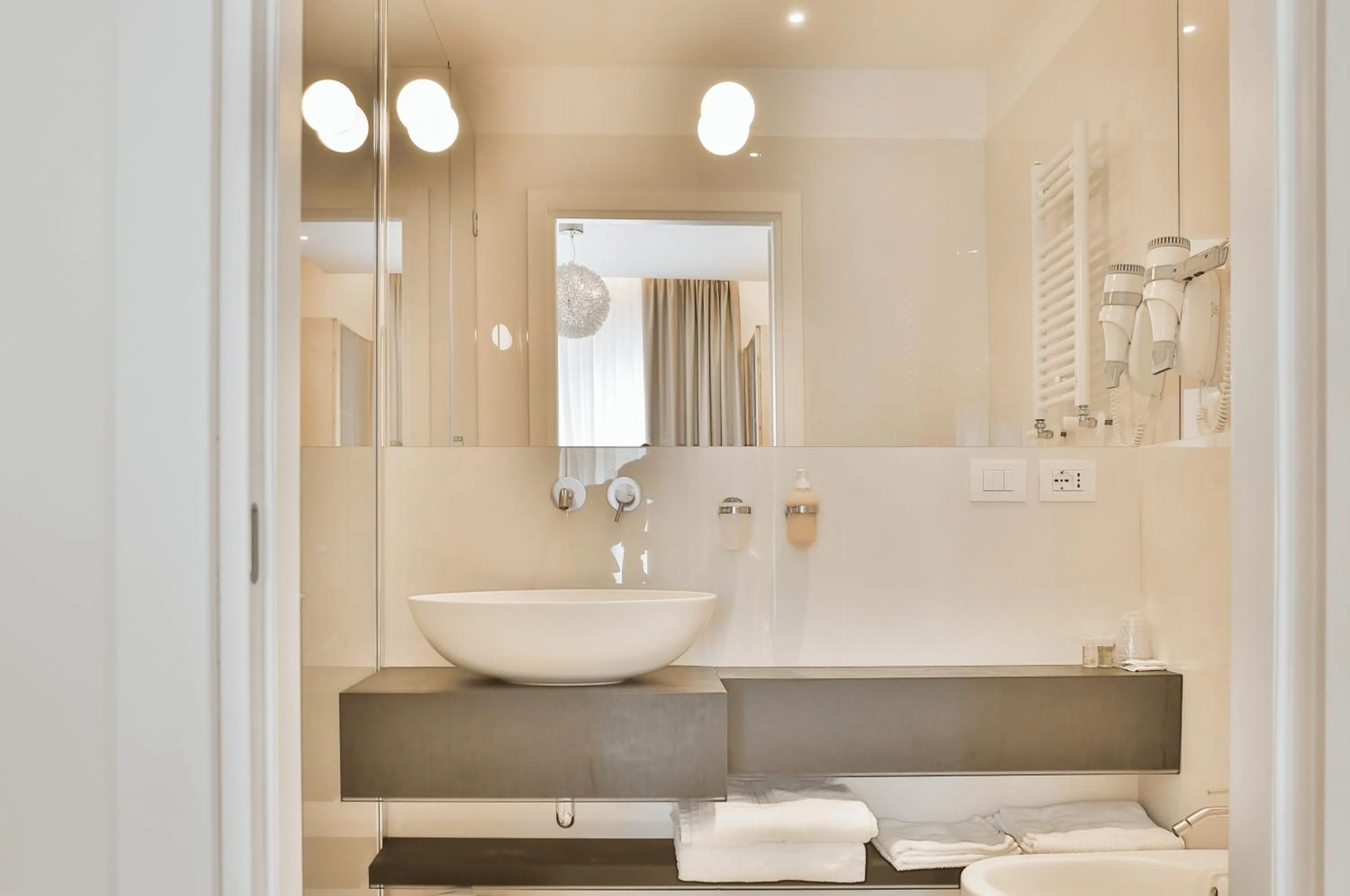 Bathroom in Hotel Ambassador