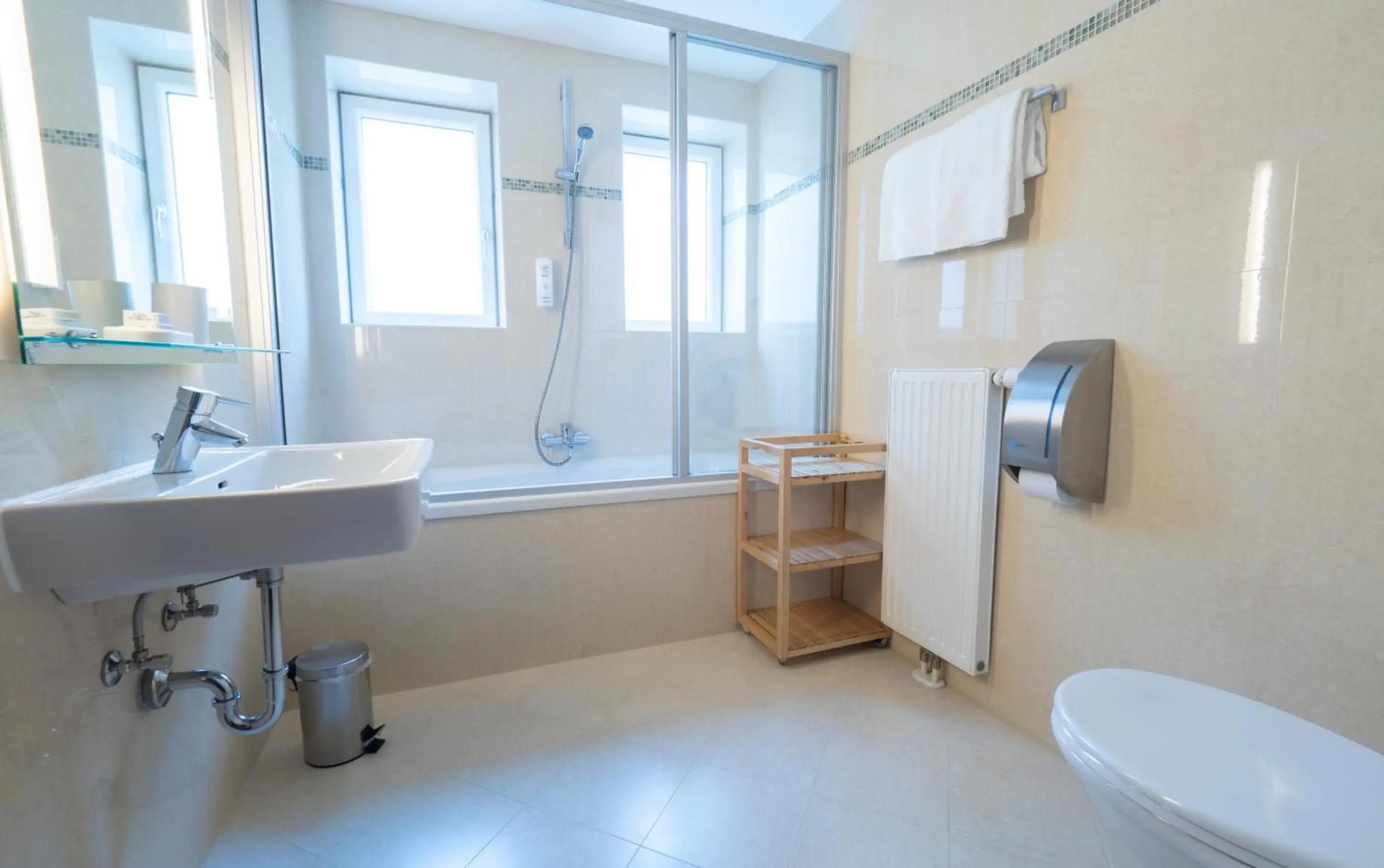 Superior Double Room with Bathtub in Hotel Flair Superior Double Room with Bathtub in Hotel Flair