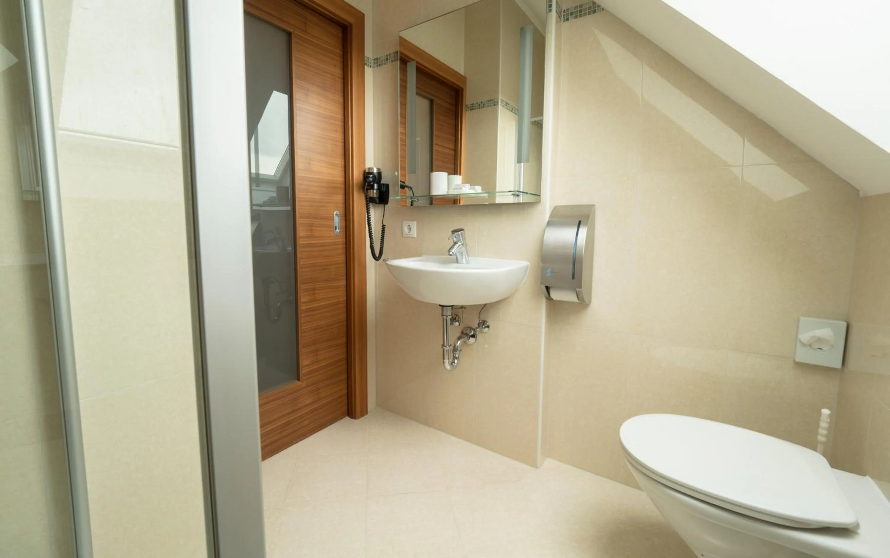 Toilet in Hotel Flair