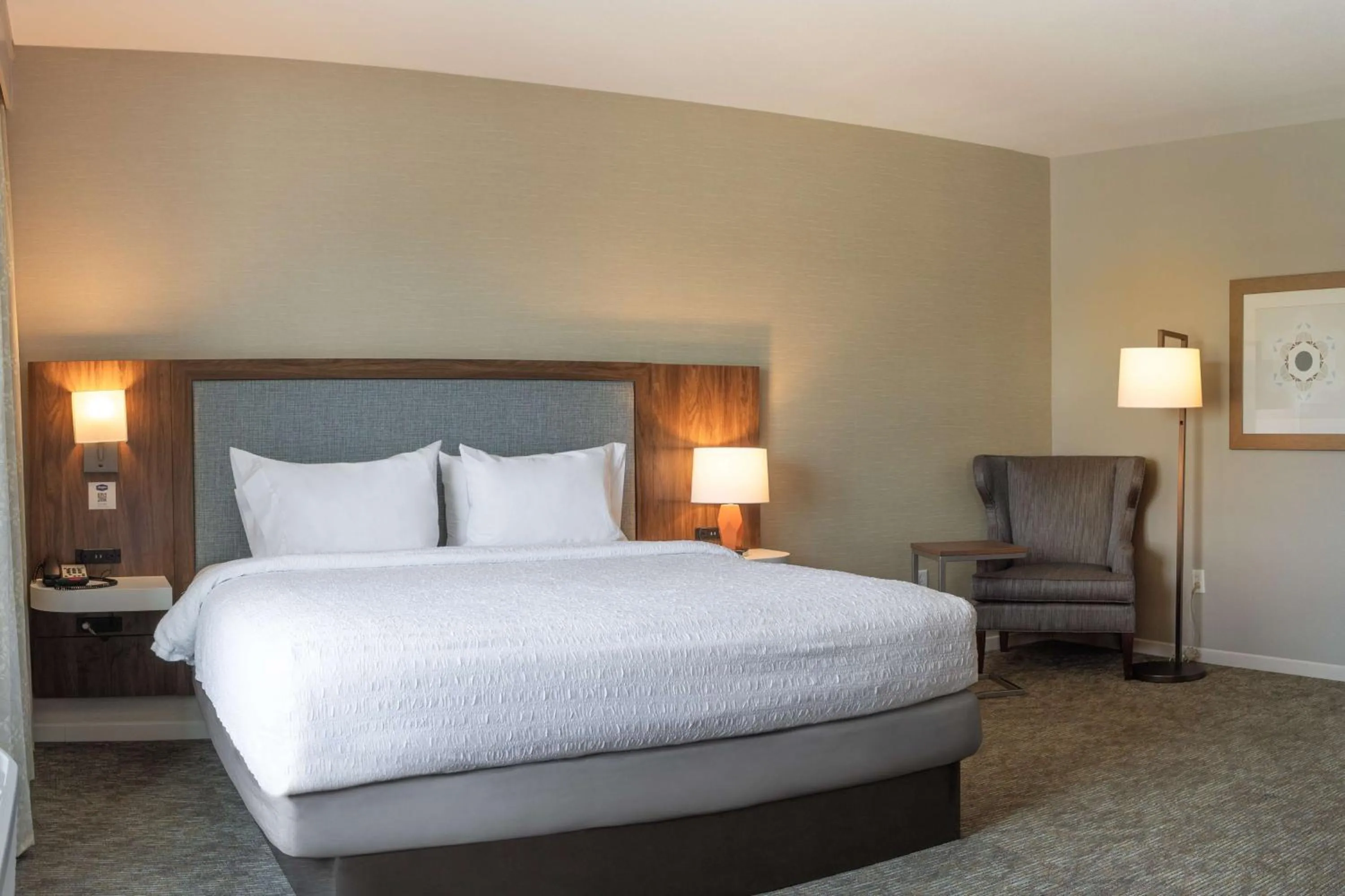 Bed in Hampton Inn & Suites Boerne