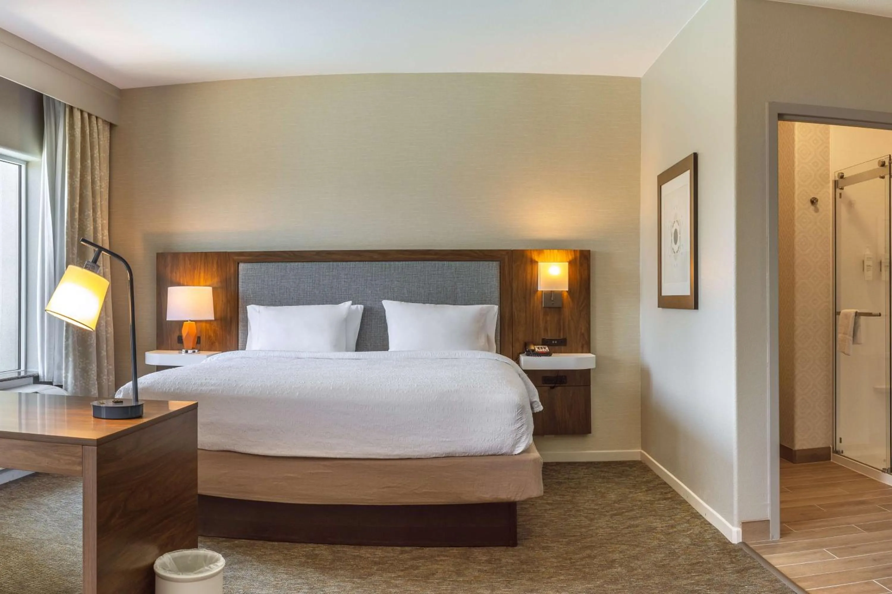 Bed in Hampton Inn & Suites Boerne