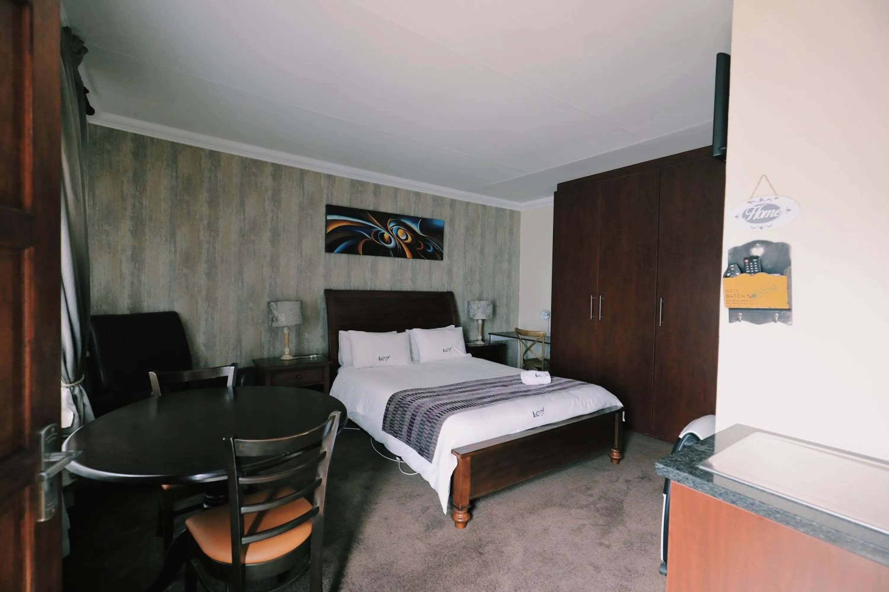 Photo of the whole room, Bed in Ledumo Guest lodge