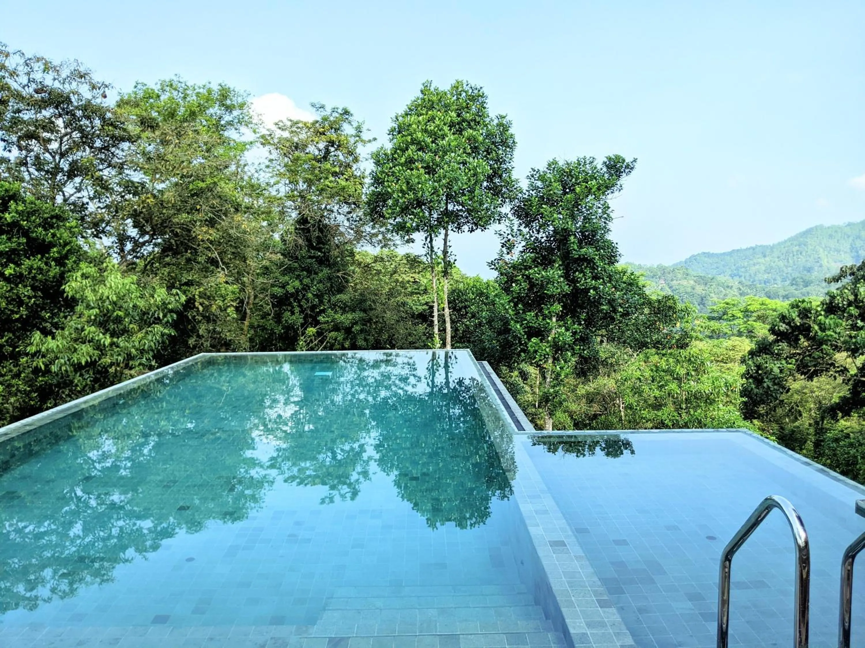 Swimming pool in AHAS GAWWA Eco Lodge