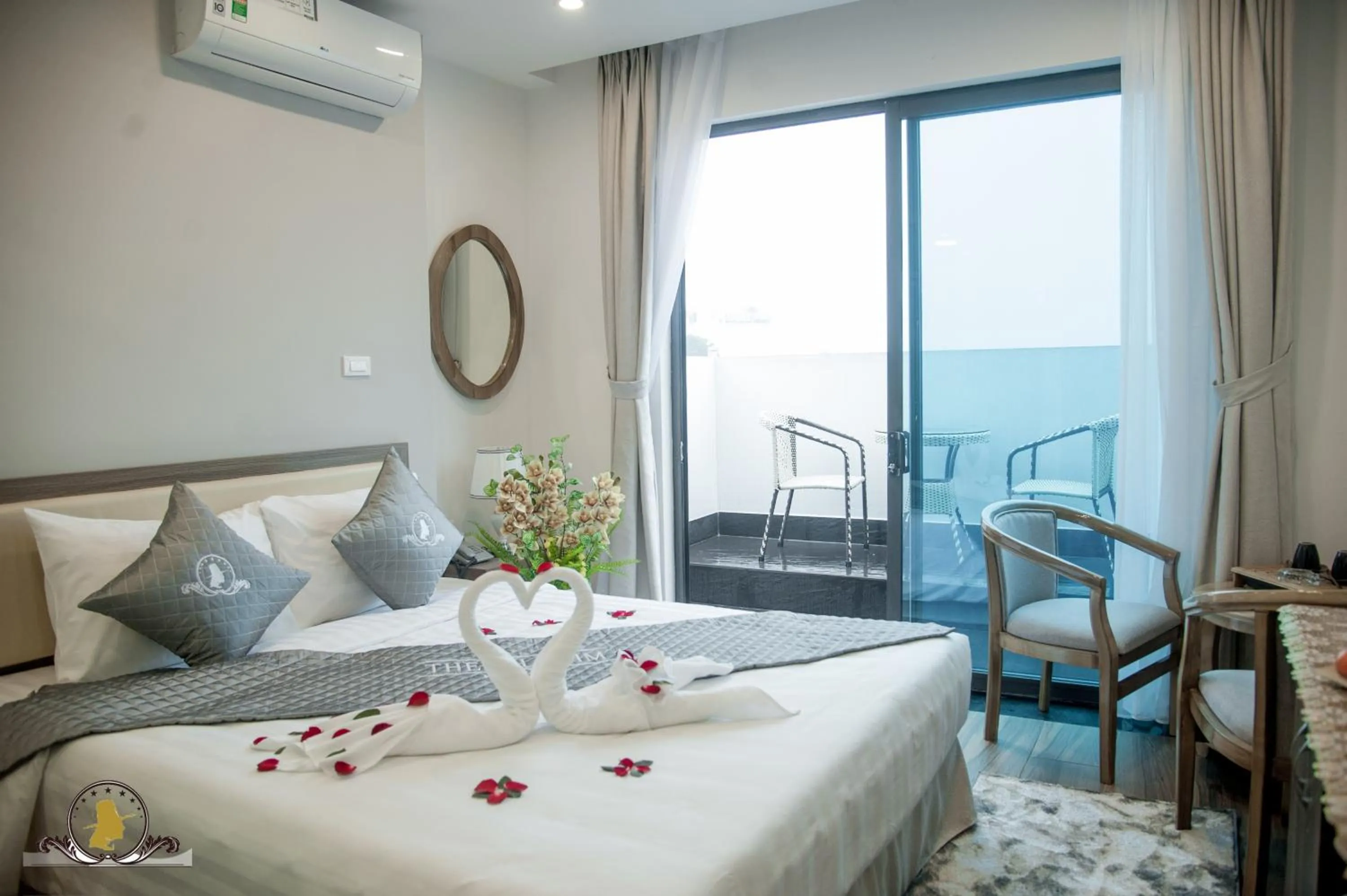 Balcony/Terrace, Bed in The Pilgrim Hotel