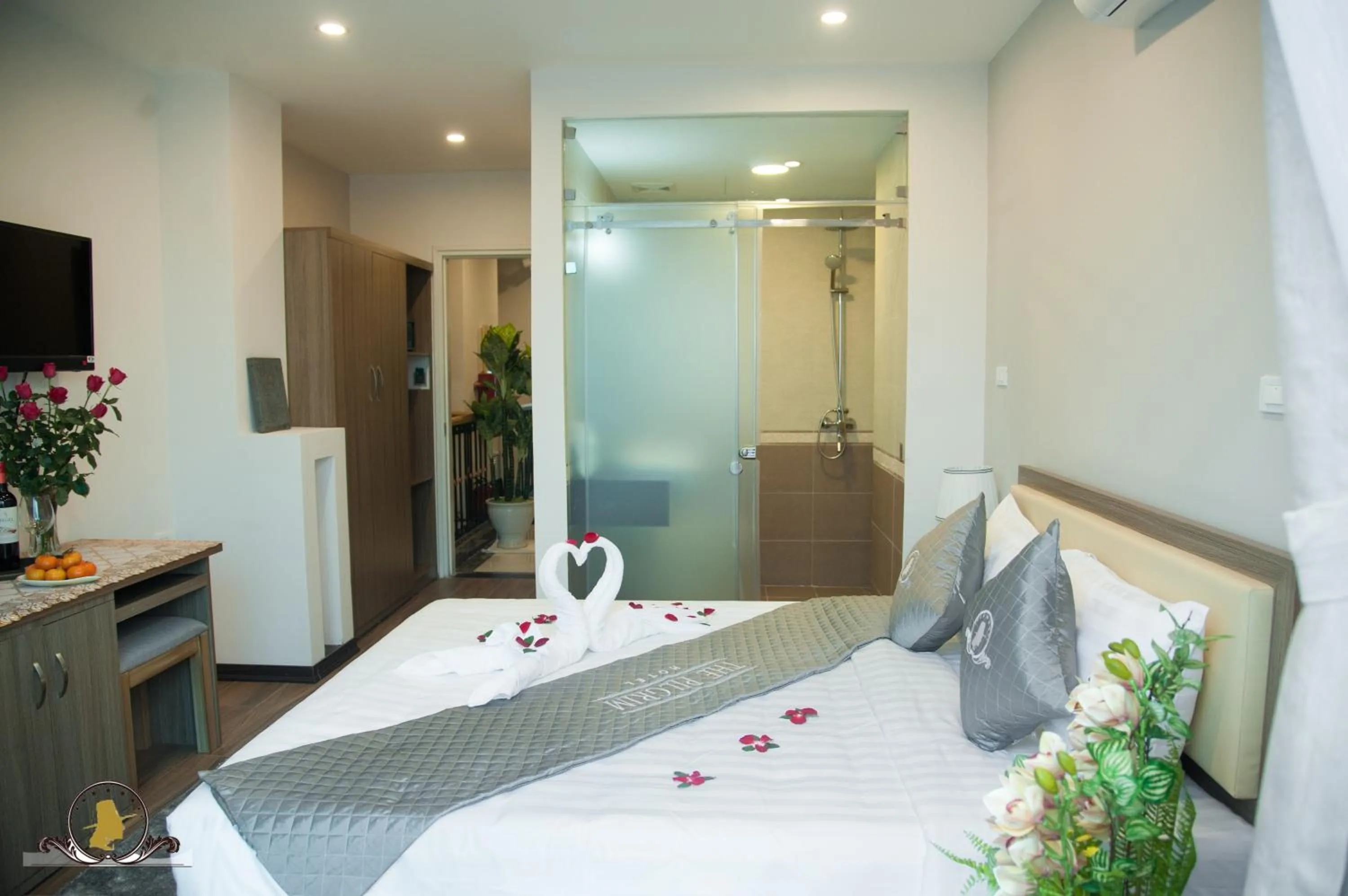 Bathroom, Bed in The Pilgrim Hotel