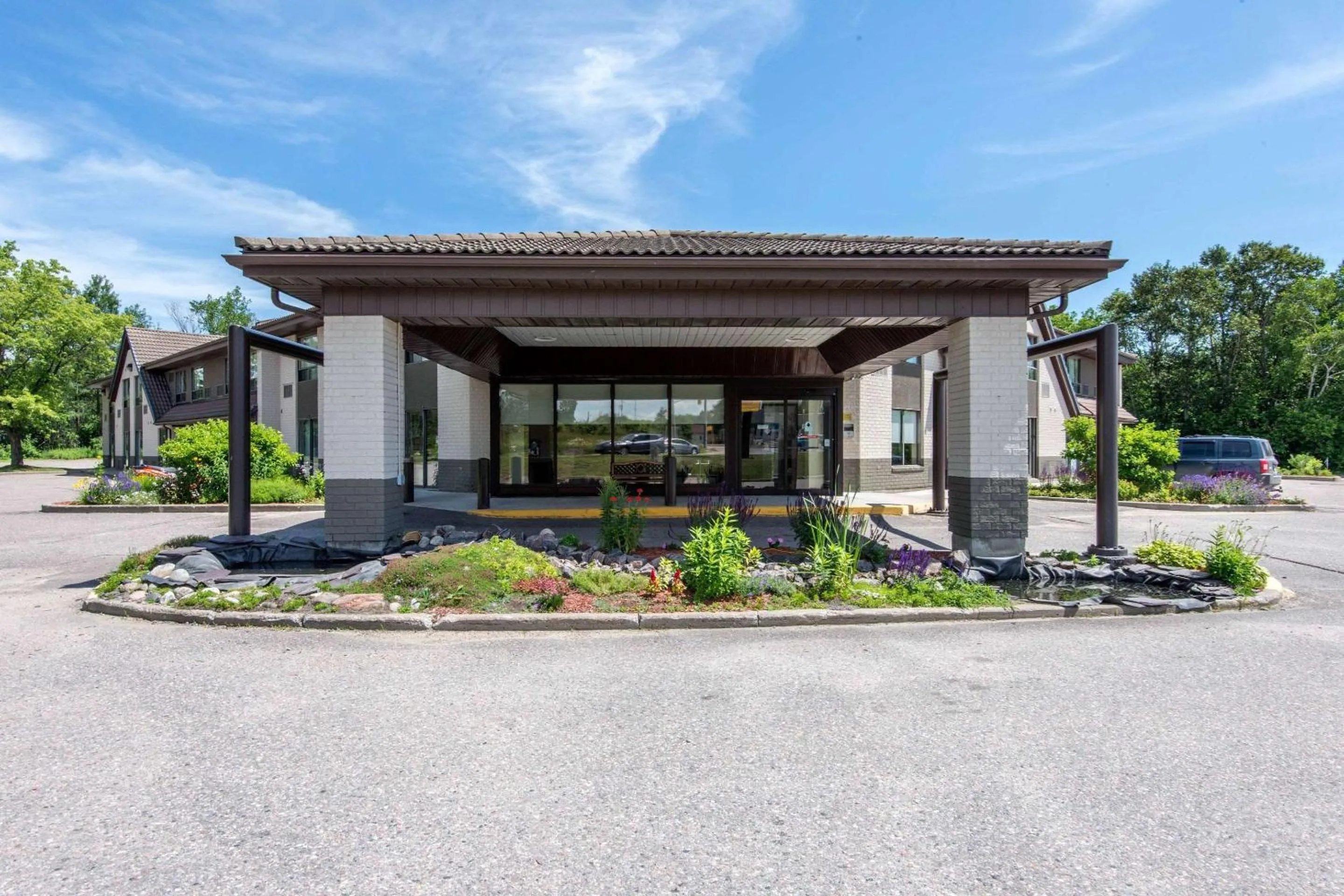 Property building in Comfort Inn