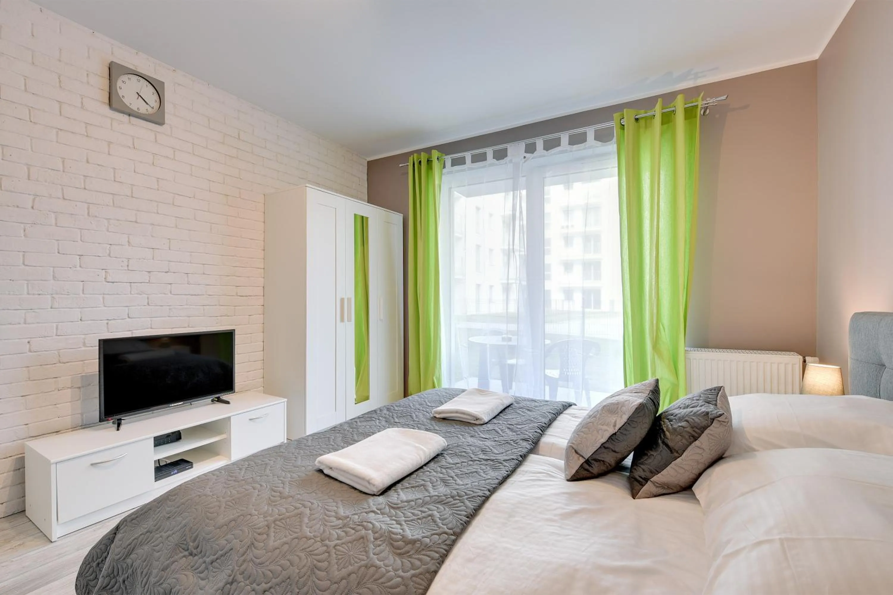 Bed in Angielska Grobla Apartinfo Apartments