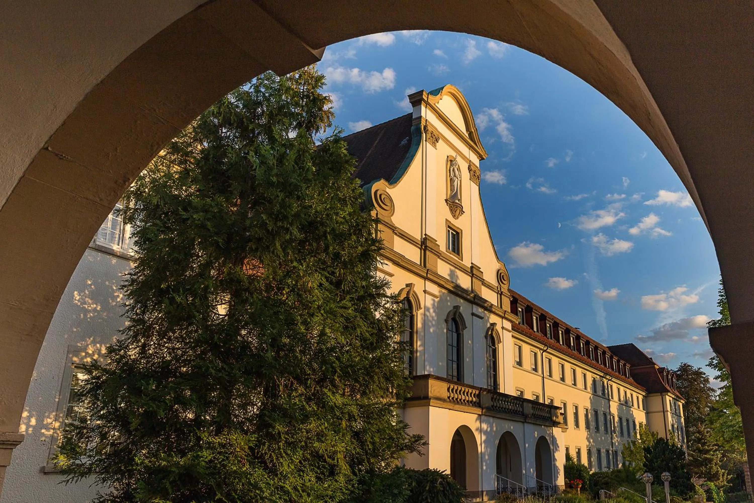 Property building in Kloster Maria Hilf