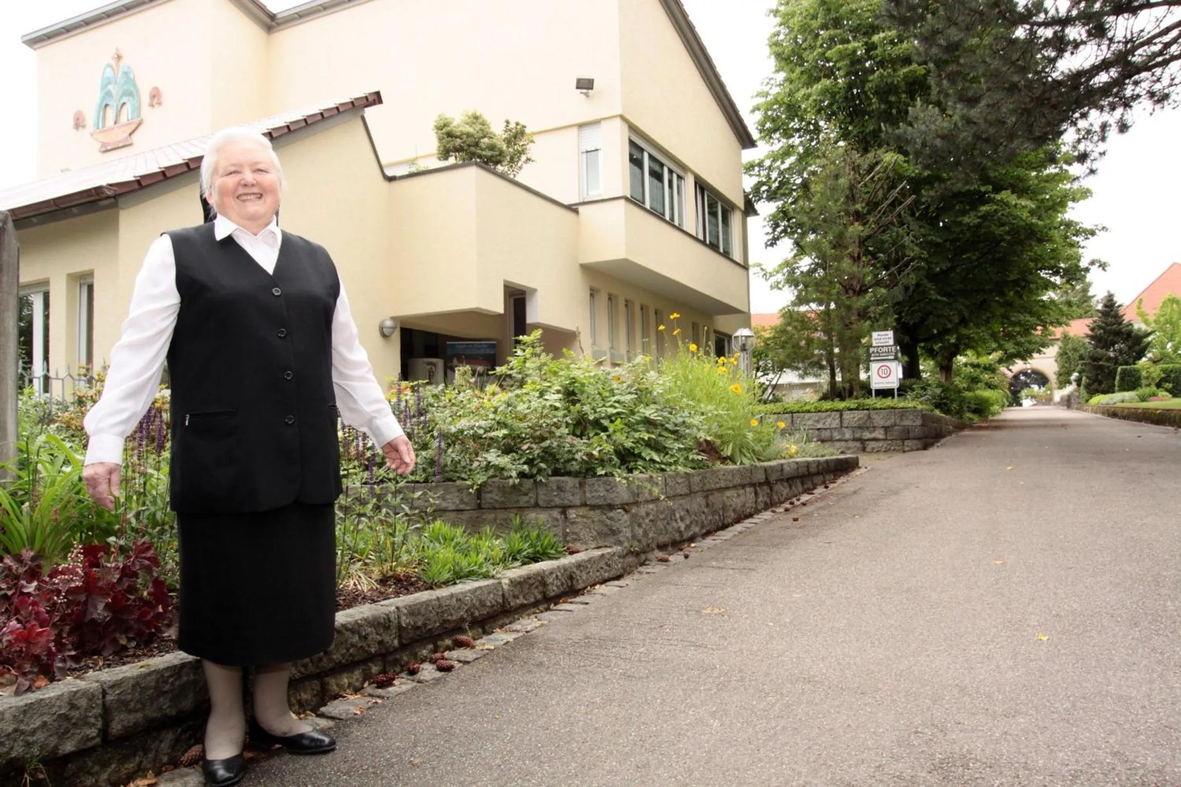 Property building in Kloster Maria Hilf