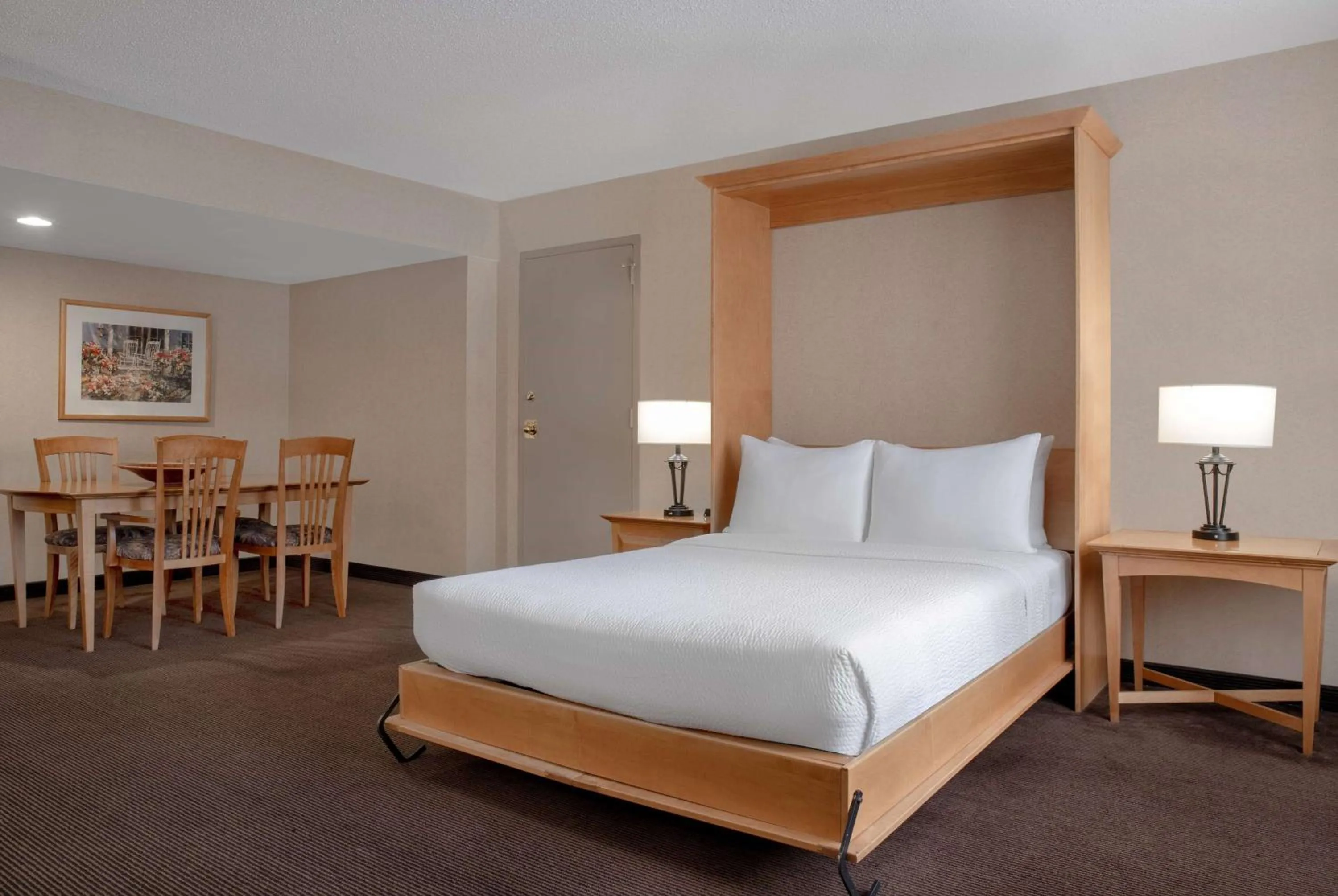 Photo of the whole room, Bed in Ramada Plaza by Wyndham Calgary Downtown
