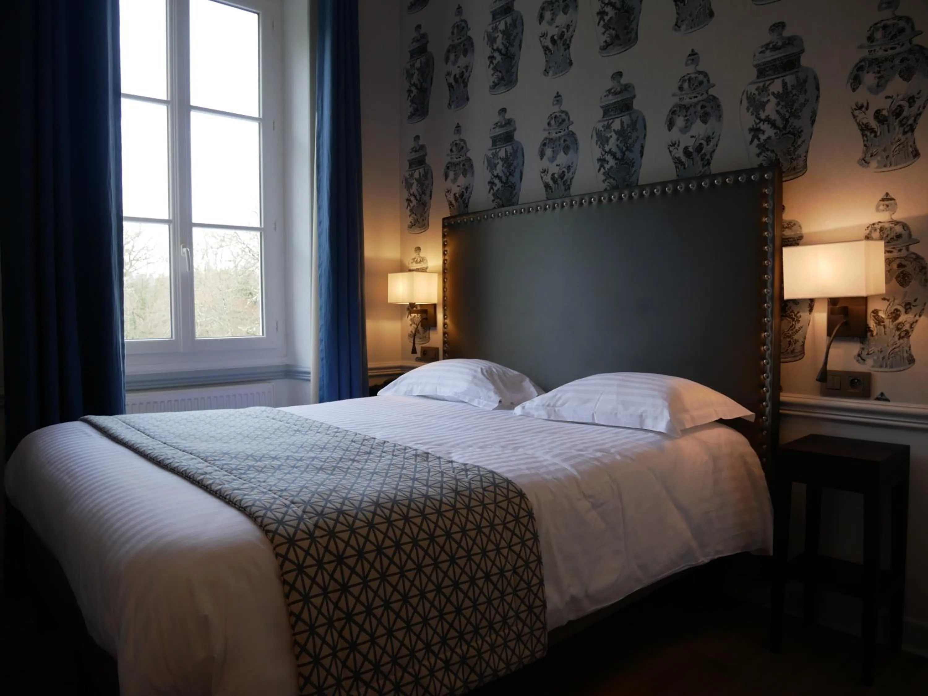 Photo of the whole room, Bed in Logis Domaine De Valaudran