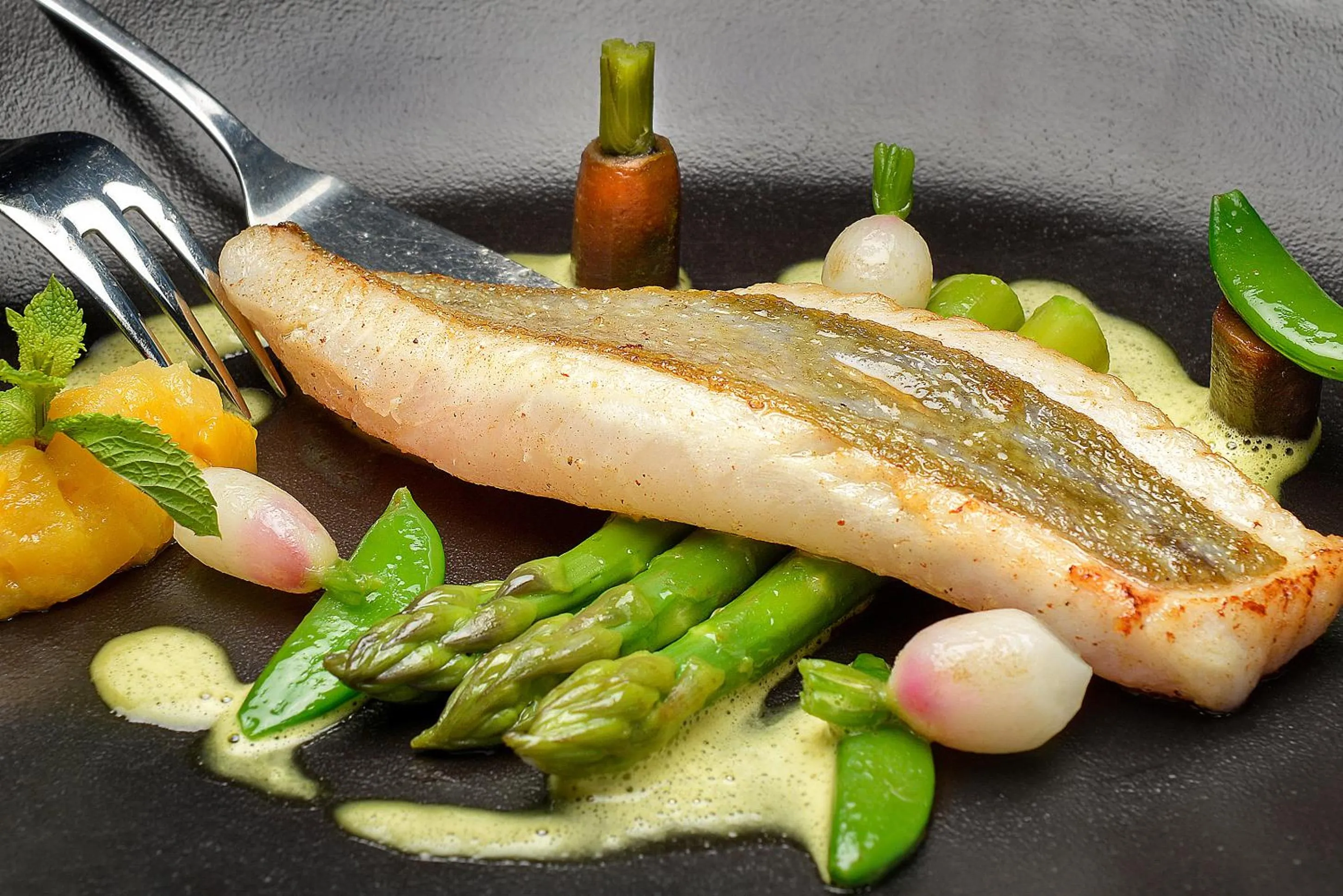 Restaurant/places to eat in Logis Domaine De Valaudran