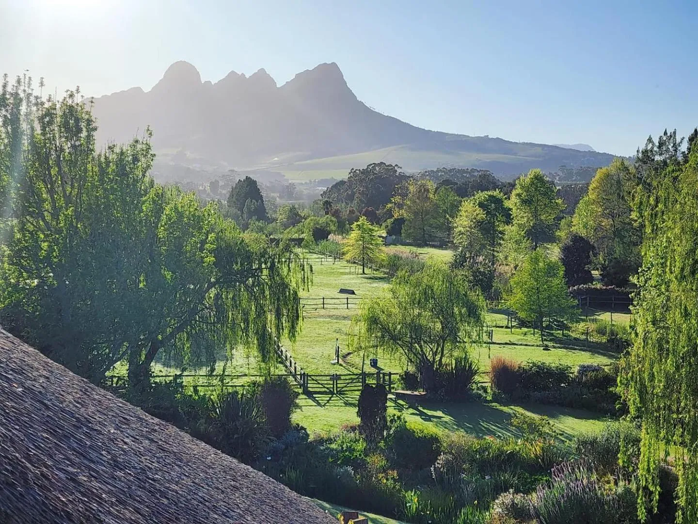Acara Guesthouse & Cottages