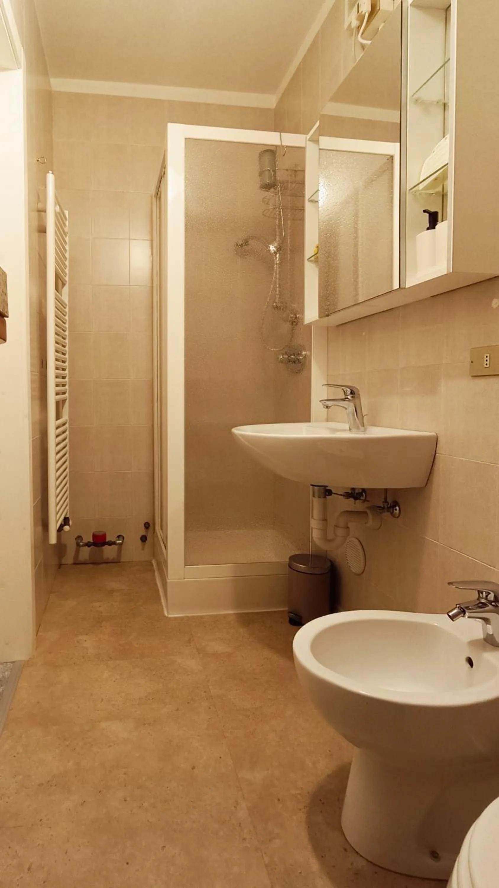 Shower in La CRI Bed & Breakfast