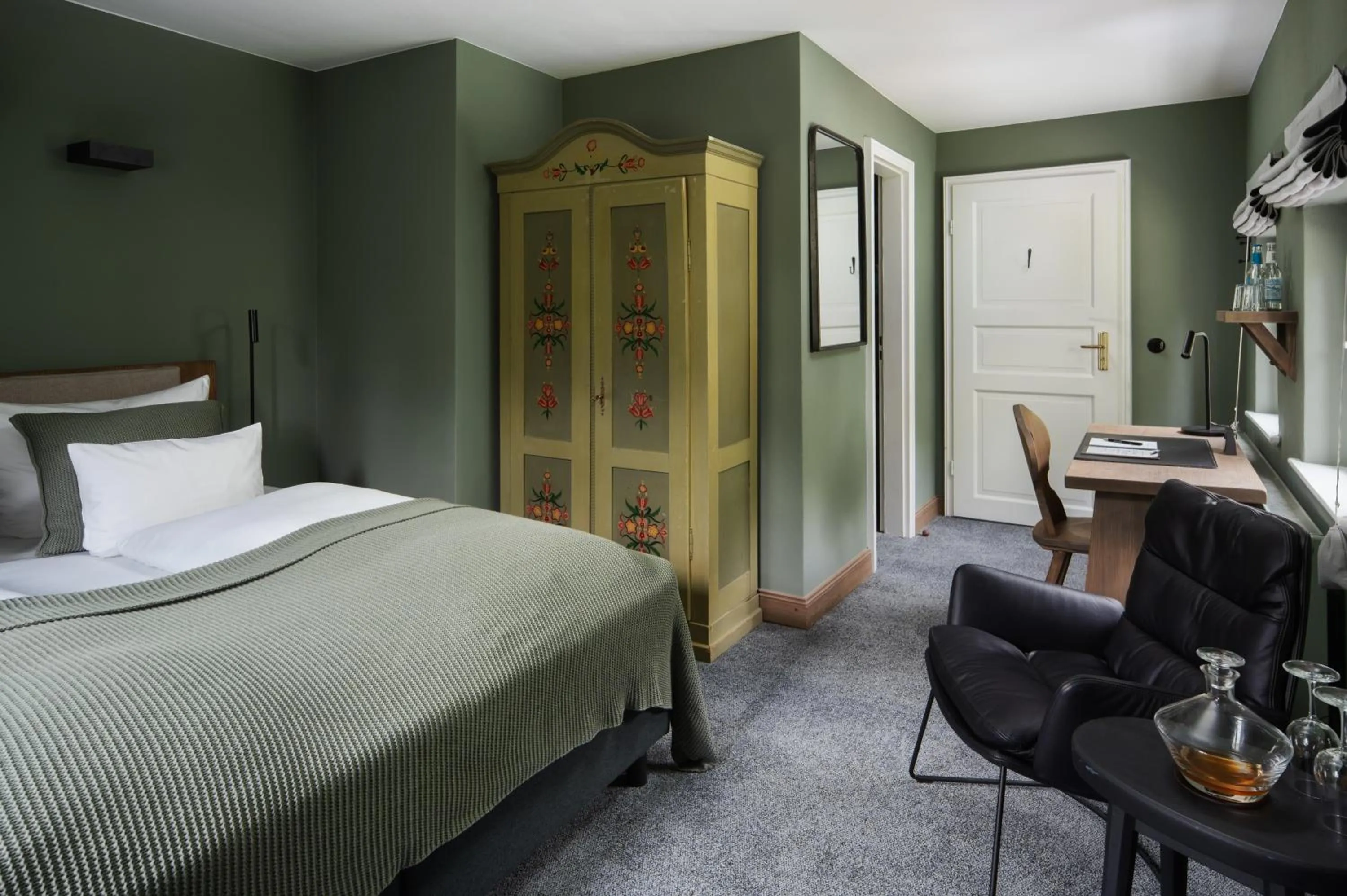 Photo of the whole room, Bed in Landhaus Flottbek Boutique Hotel