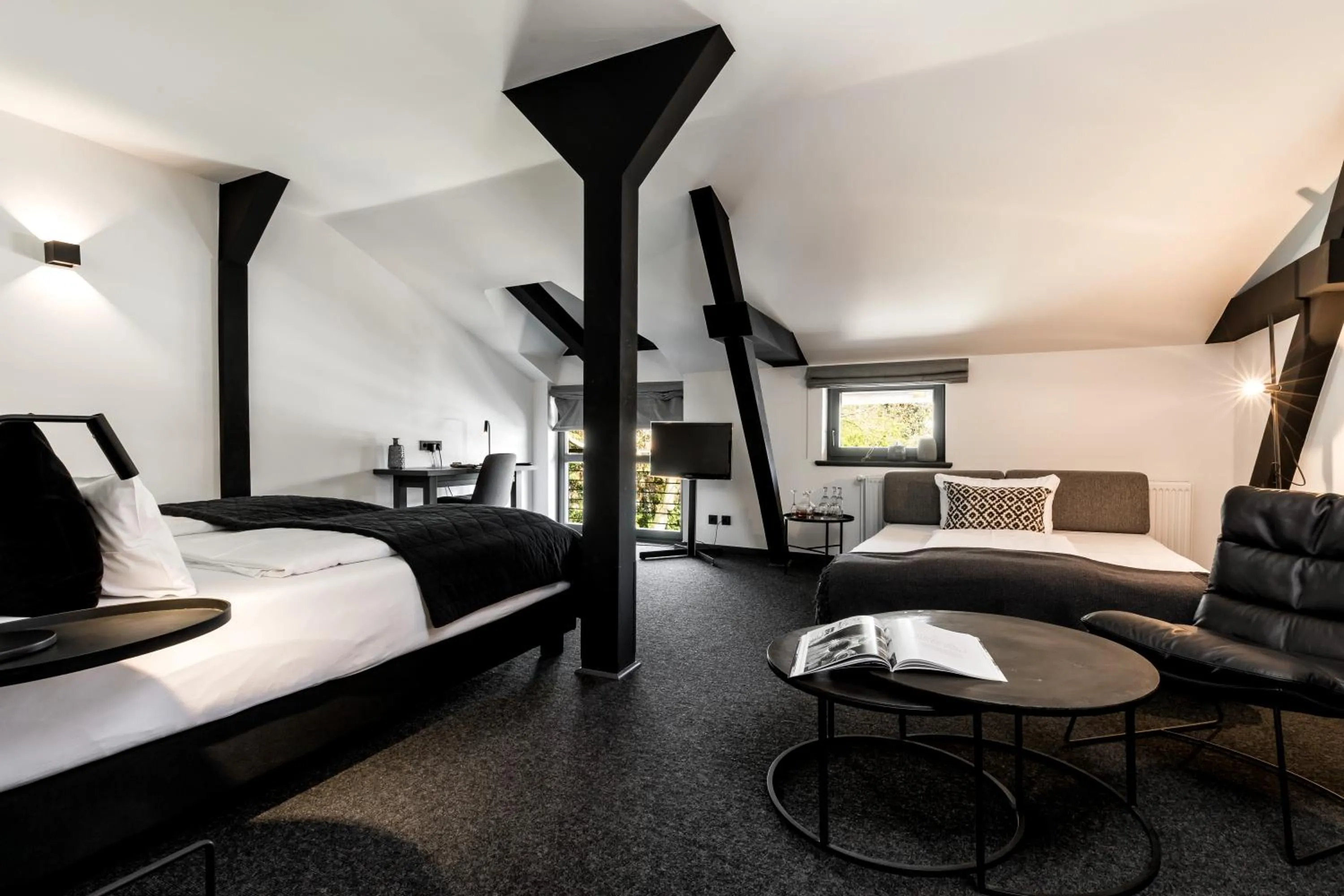 Photo of the whole room, Bed in Landhaus Flottbek Boutique Hotel