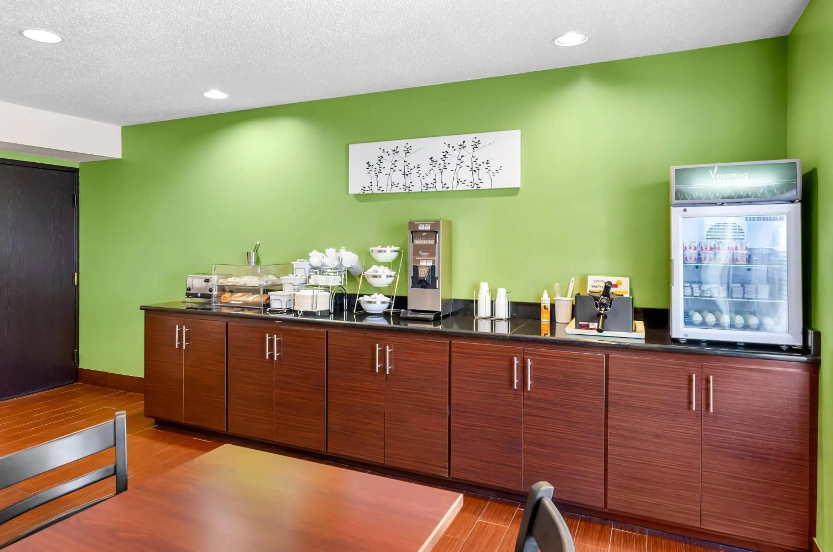 Breakfast in Sleep Inn Beaver- Beckley