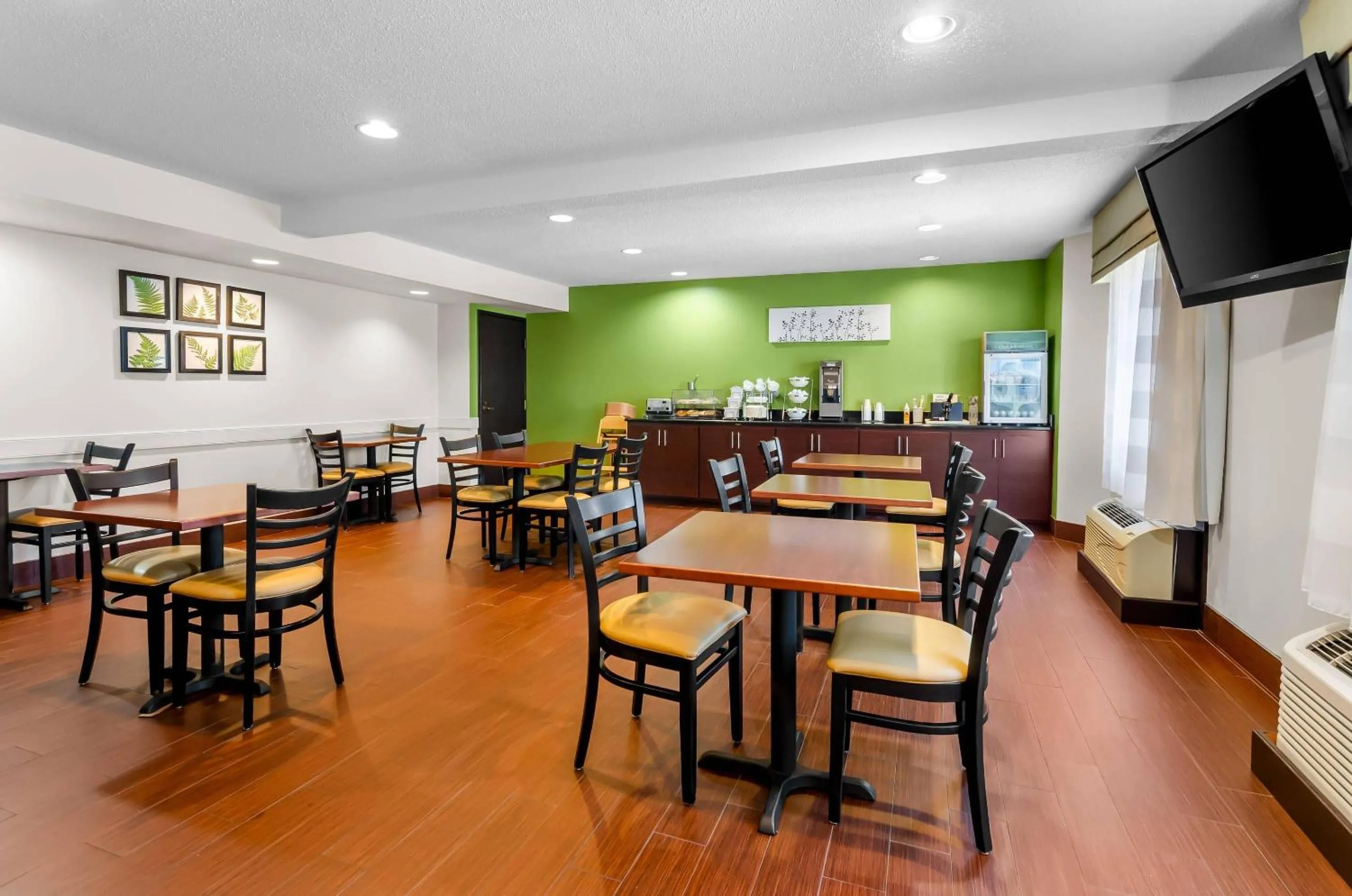 Breakfast in Sleep Inn Beaver- Beckley