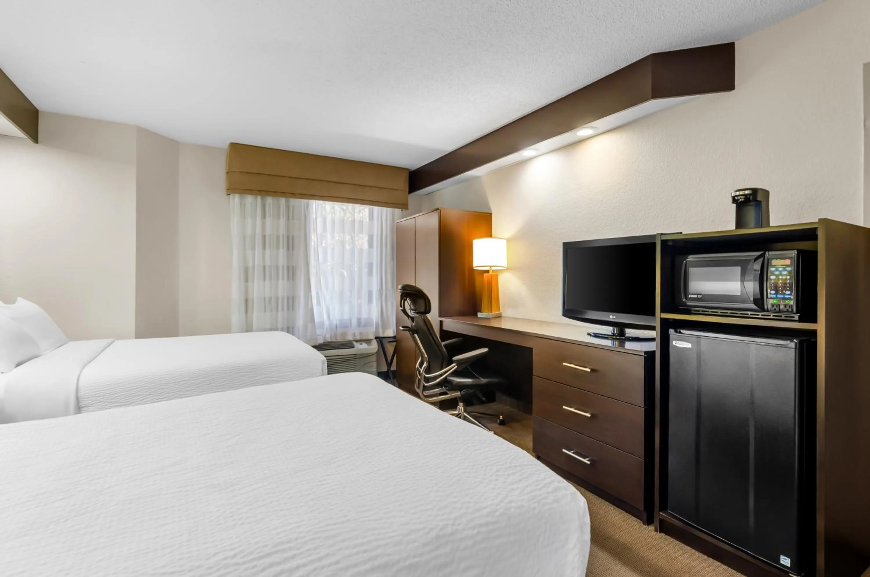 Bedroom, Bed in Sleep Inn Beaver- Beckley