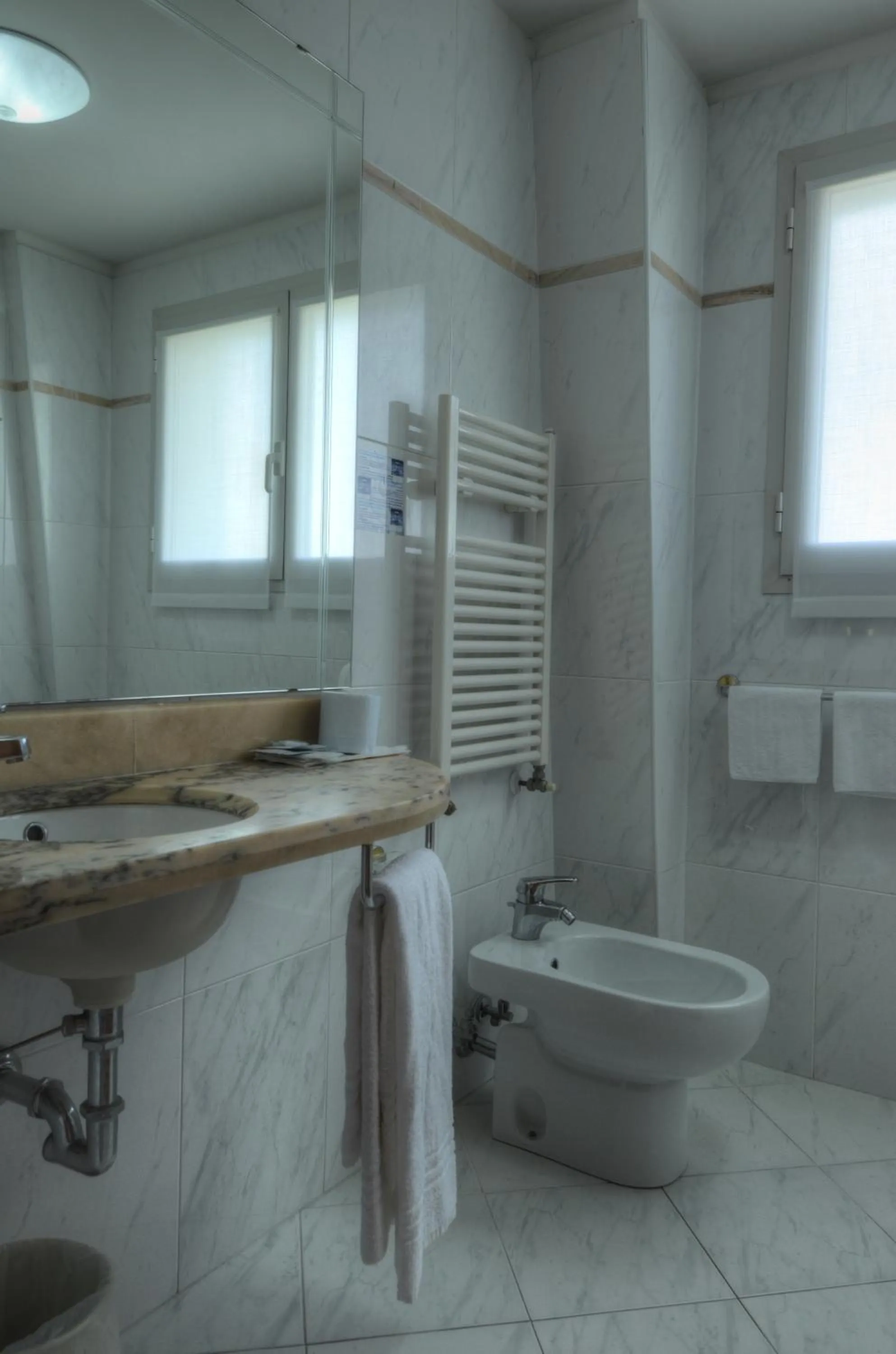 Bathroom in Hotel Alisei