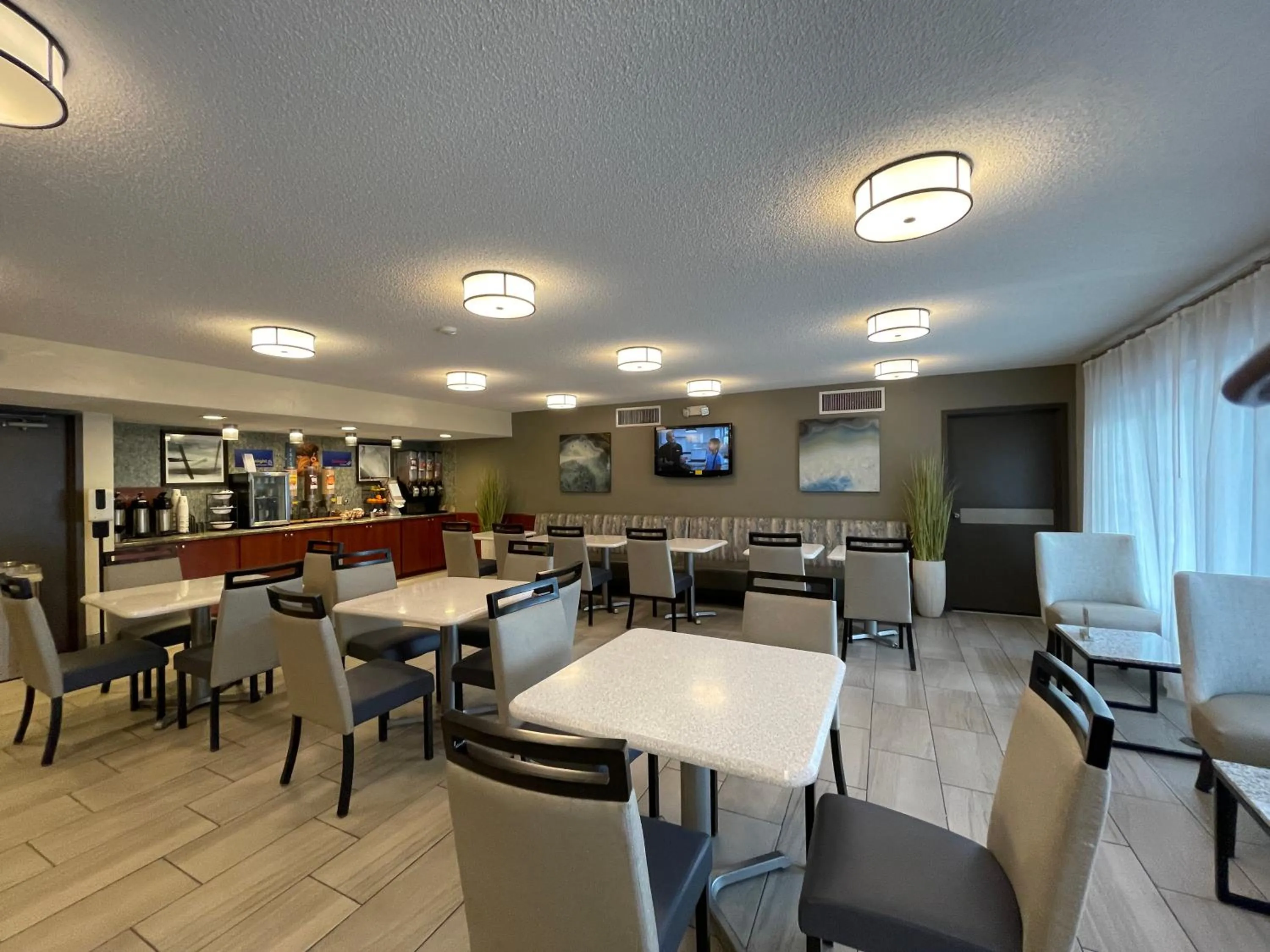 Breakfast in Best Western Tallahassee Downtown Inn and Suites