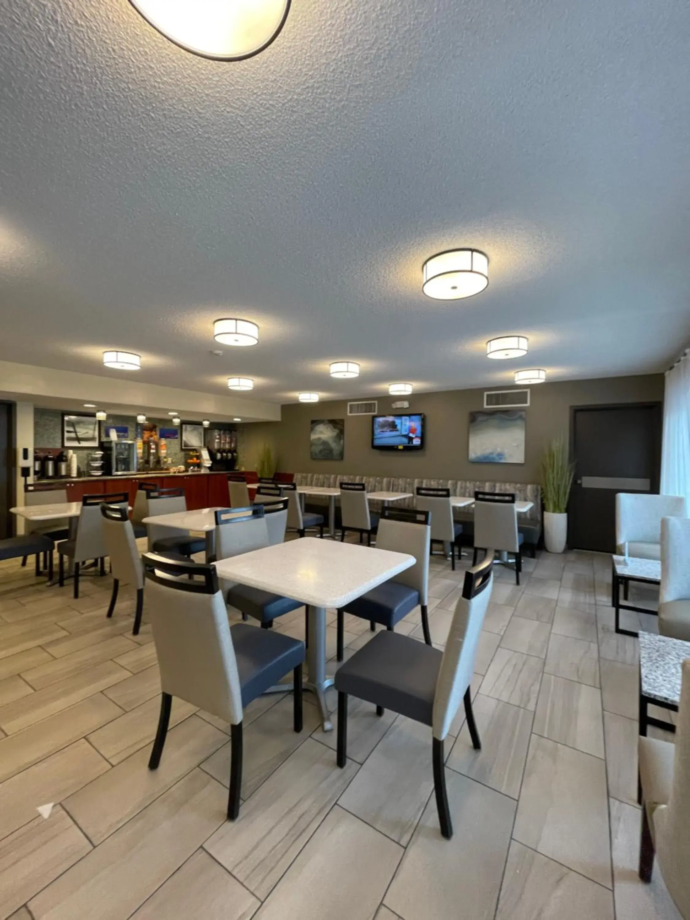 Breakfast in Best Western Tallahassee Downtown Inn and Suites Breakfast in Best Western Tallahassee Downtown Inn and Suites