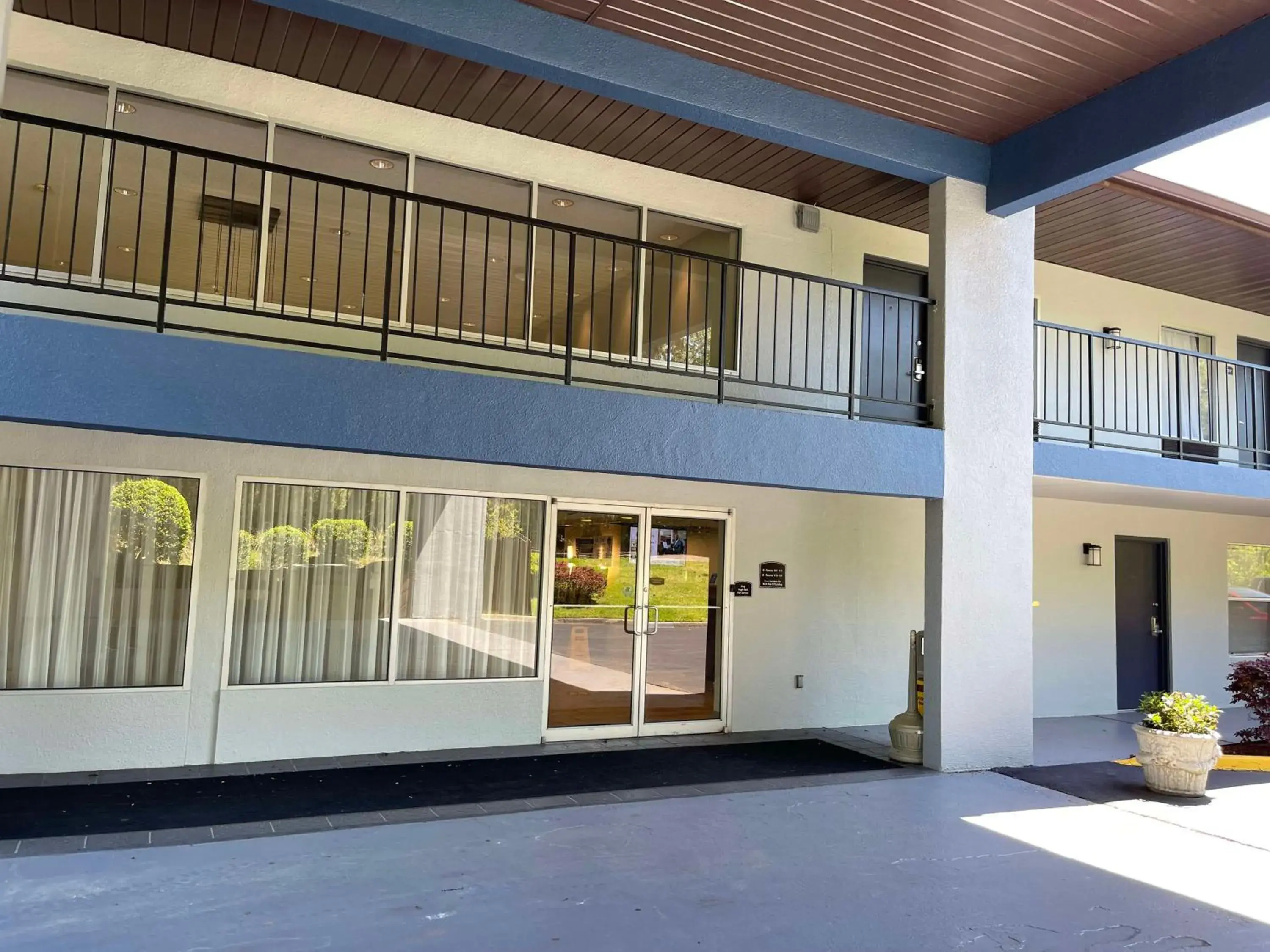 Property building in Best Western Tallahassee Downtown Inn and Suites Property building in Best Western Tallahassee Downtown Inn and Suites