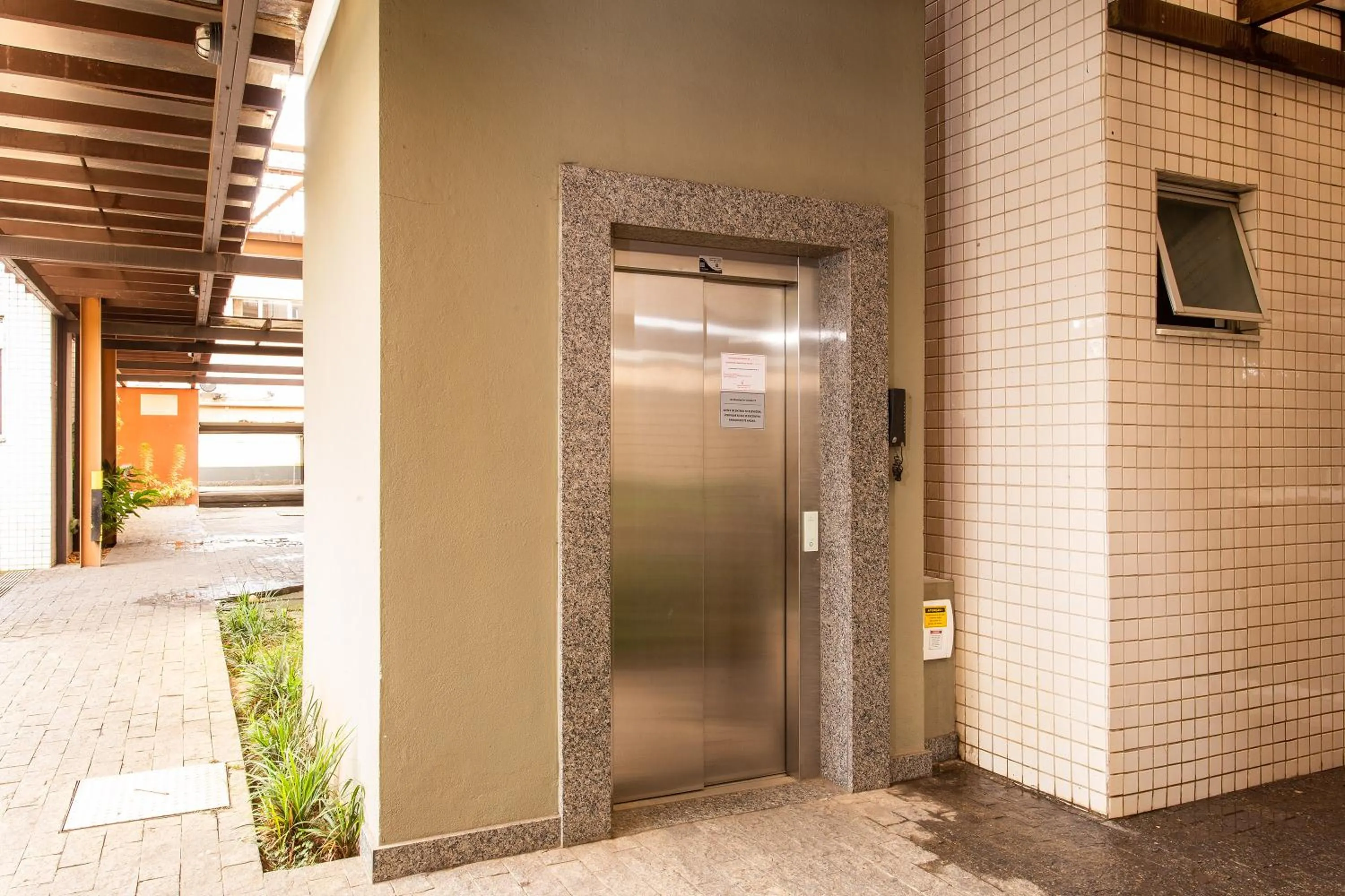 elevator in Pampulha Flat