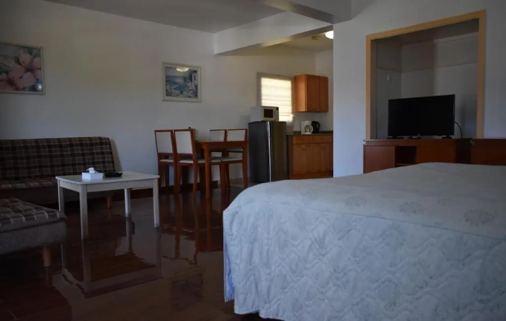 Bed in Travel Inn Hotel Simpson Bay