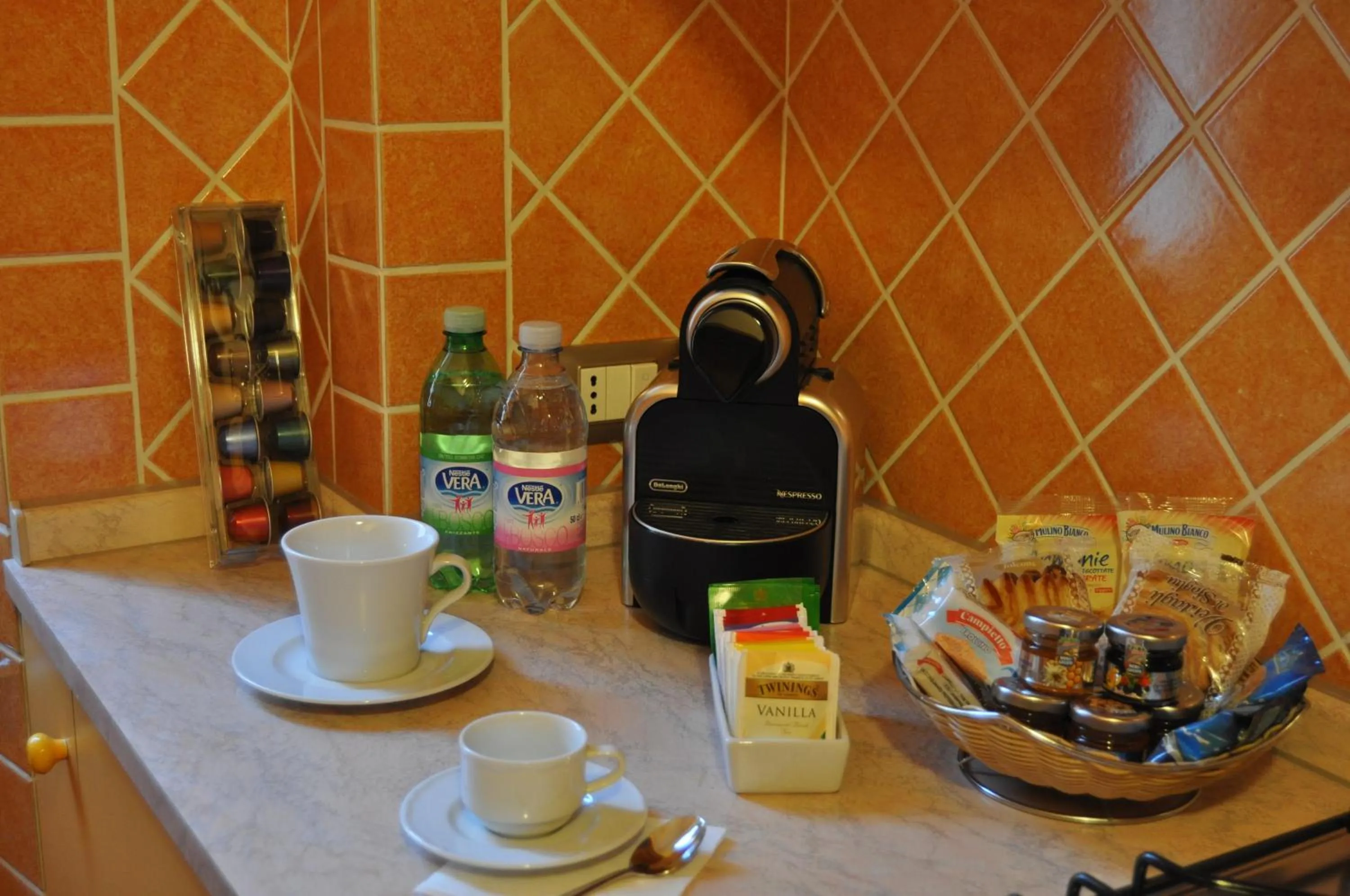 Coffee/tea facilities in Dea Suite Roma