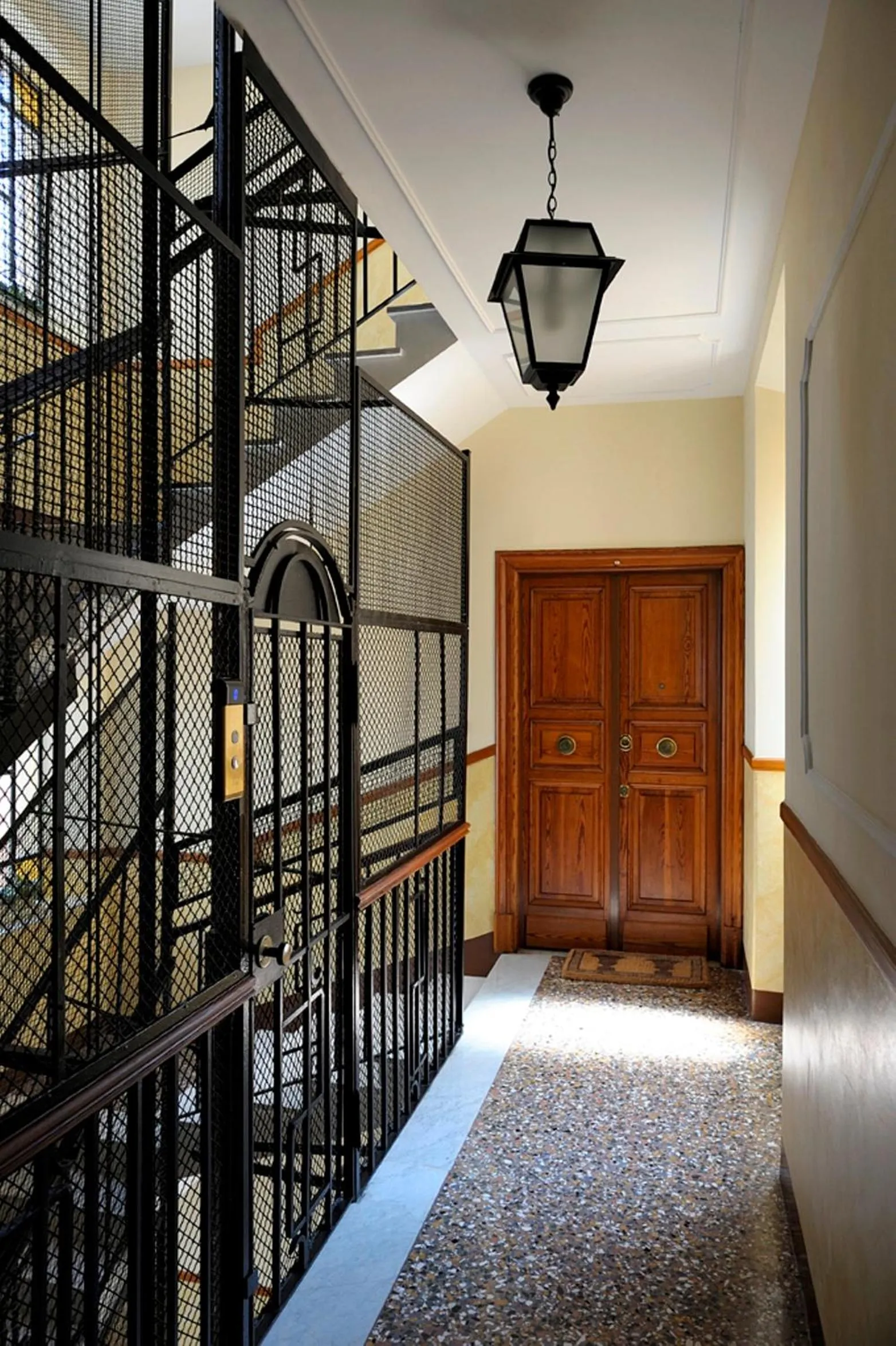 Facade/entrance in Dea Suite Roma