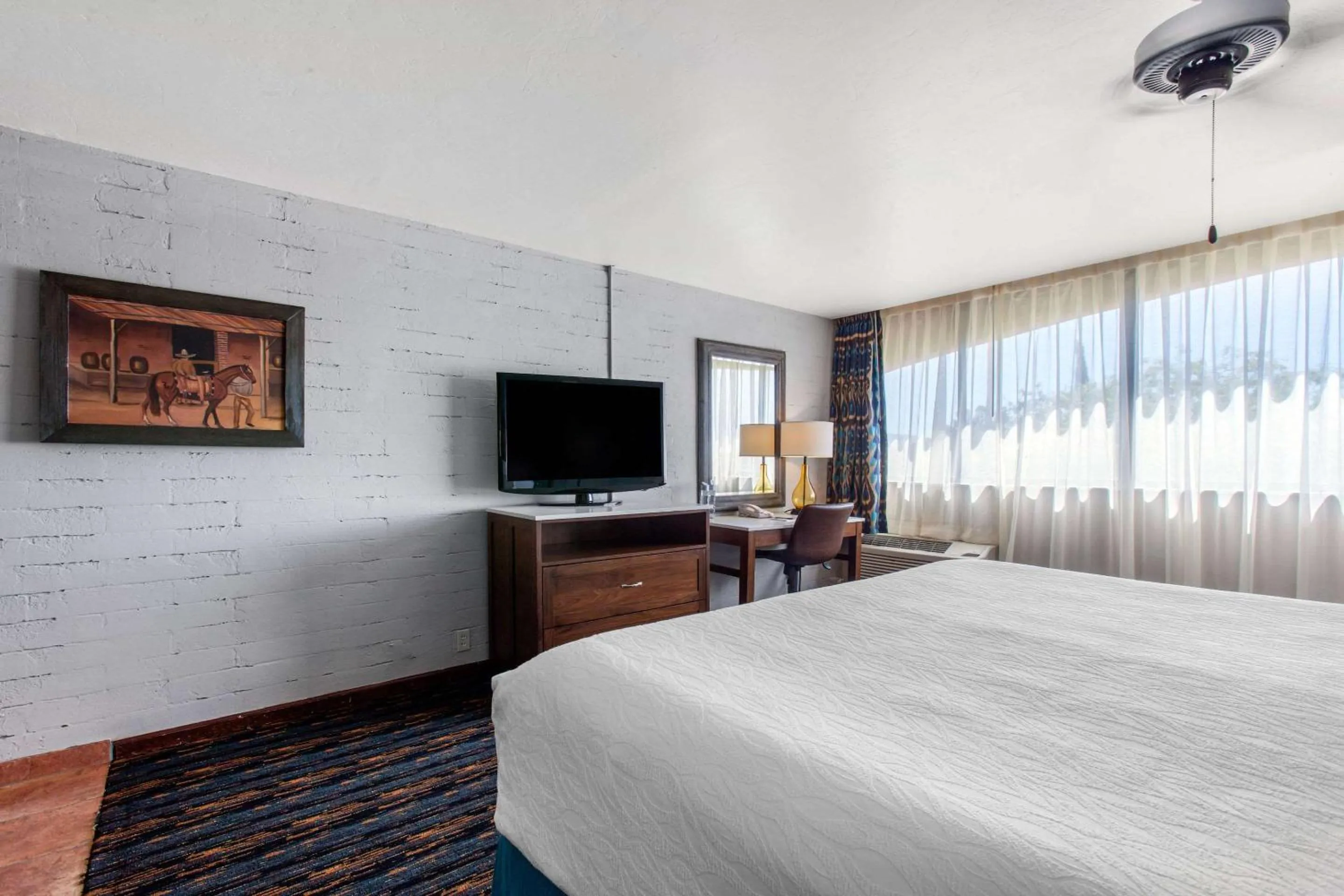 Bedroom, Bed in La Posada Lodge & Casitas, an Ascend Collection Hotel