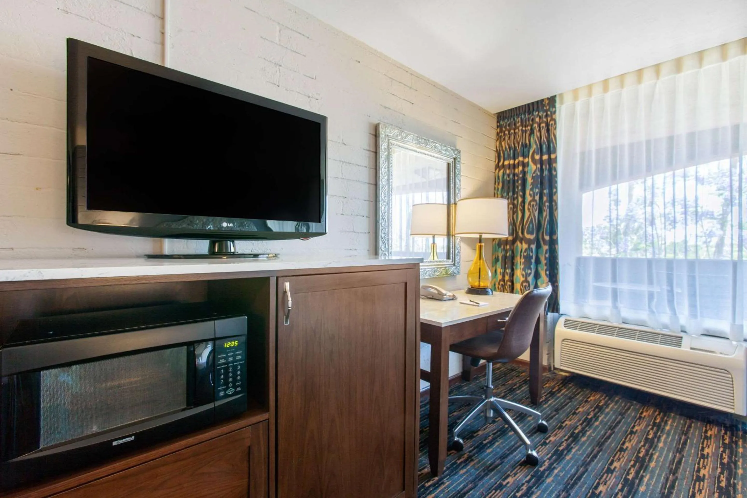 Bedroom in La Posada Lodge & Casitas, an Ascend Collection Hotel