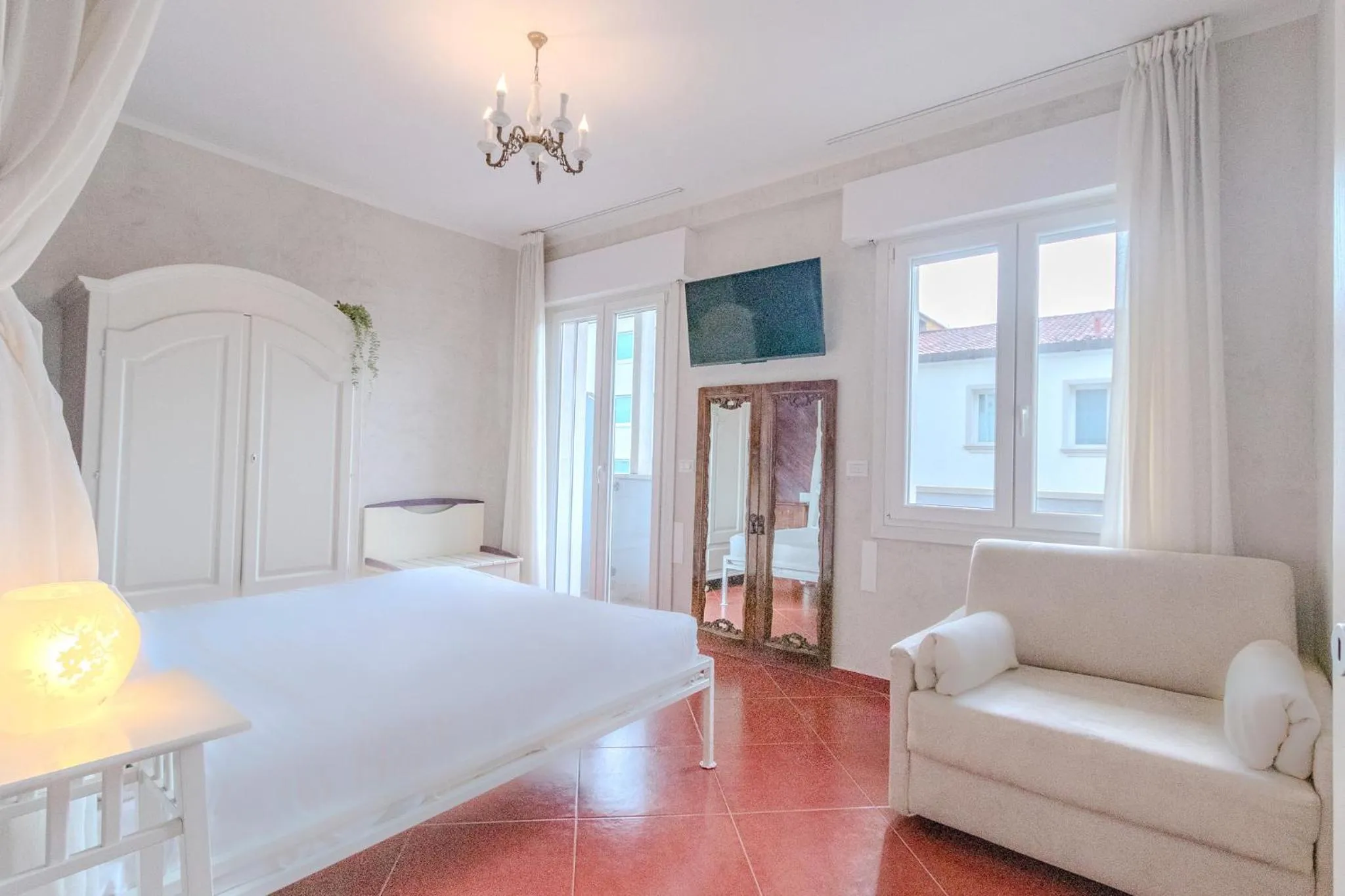 Apartment with Terrace in Suites Train Station Mestre