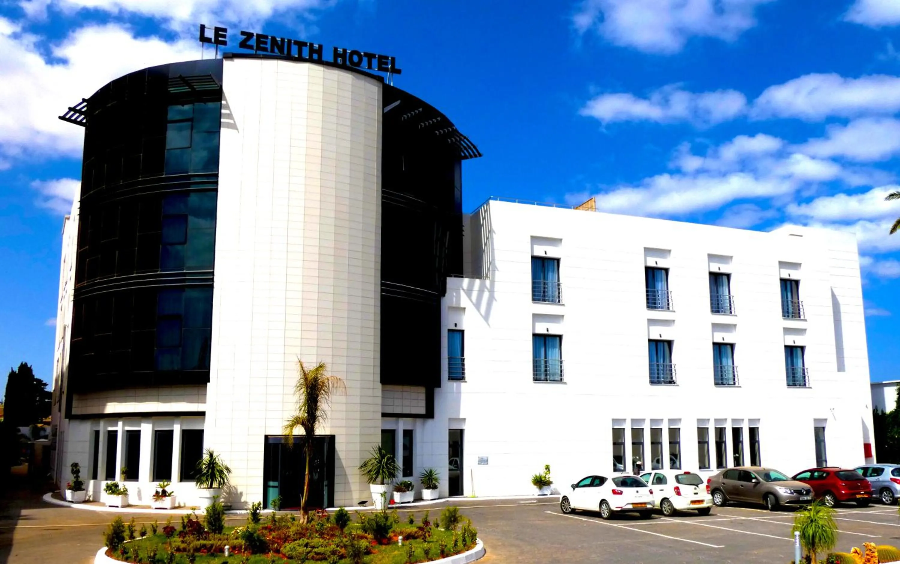 Property building in Le Zenith Hotel Oran