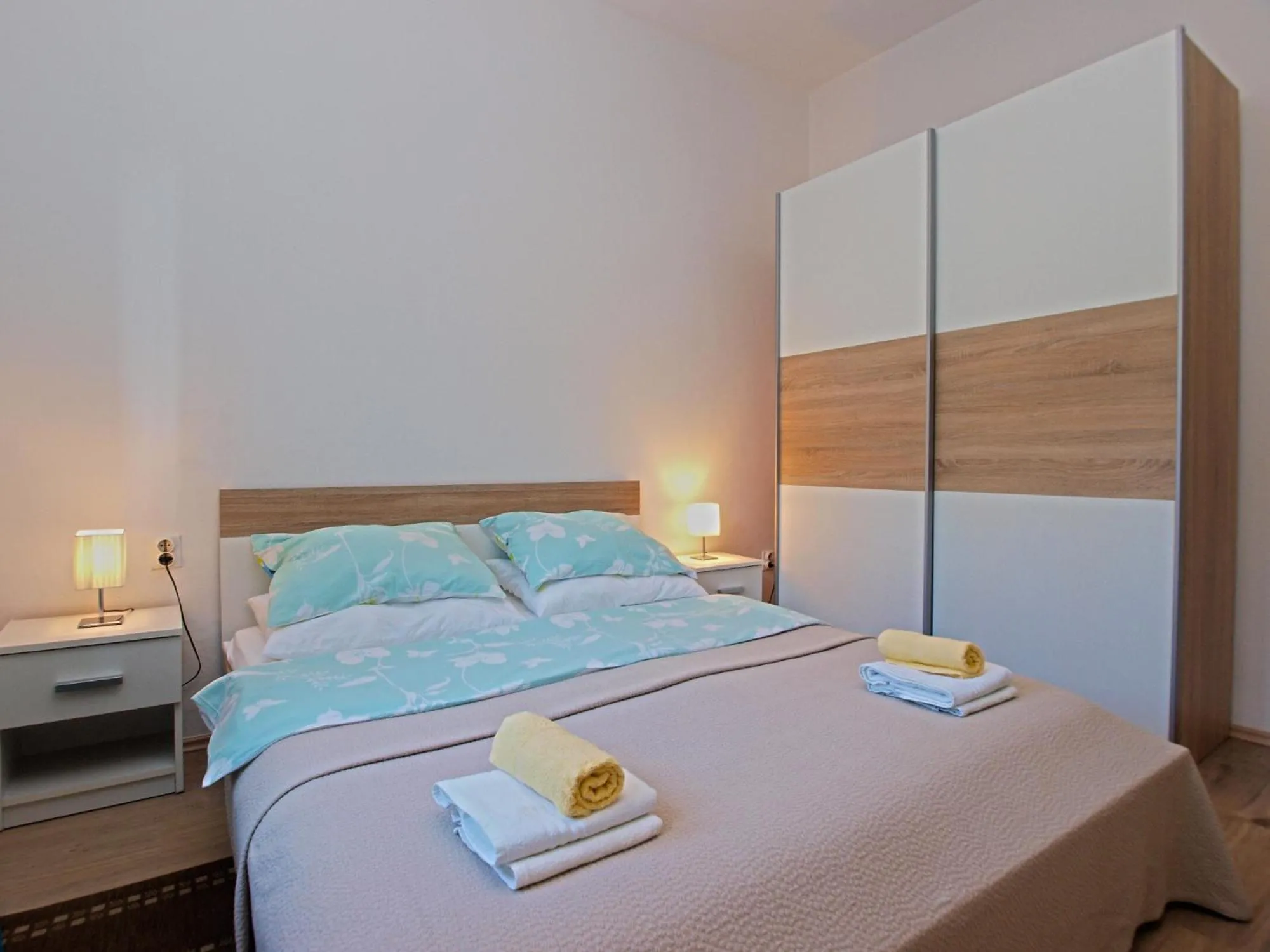 Bed in Apartment Igor 1364