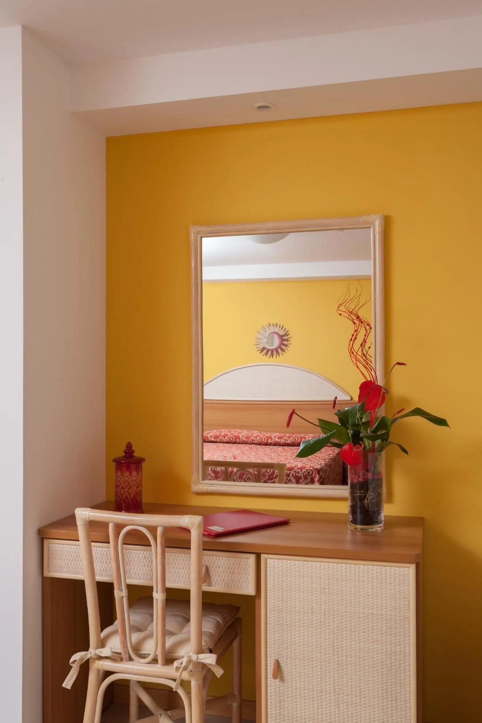 Seating area in Hotel Bahama