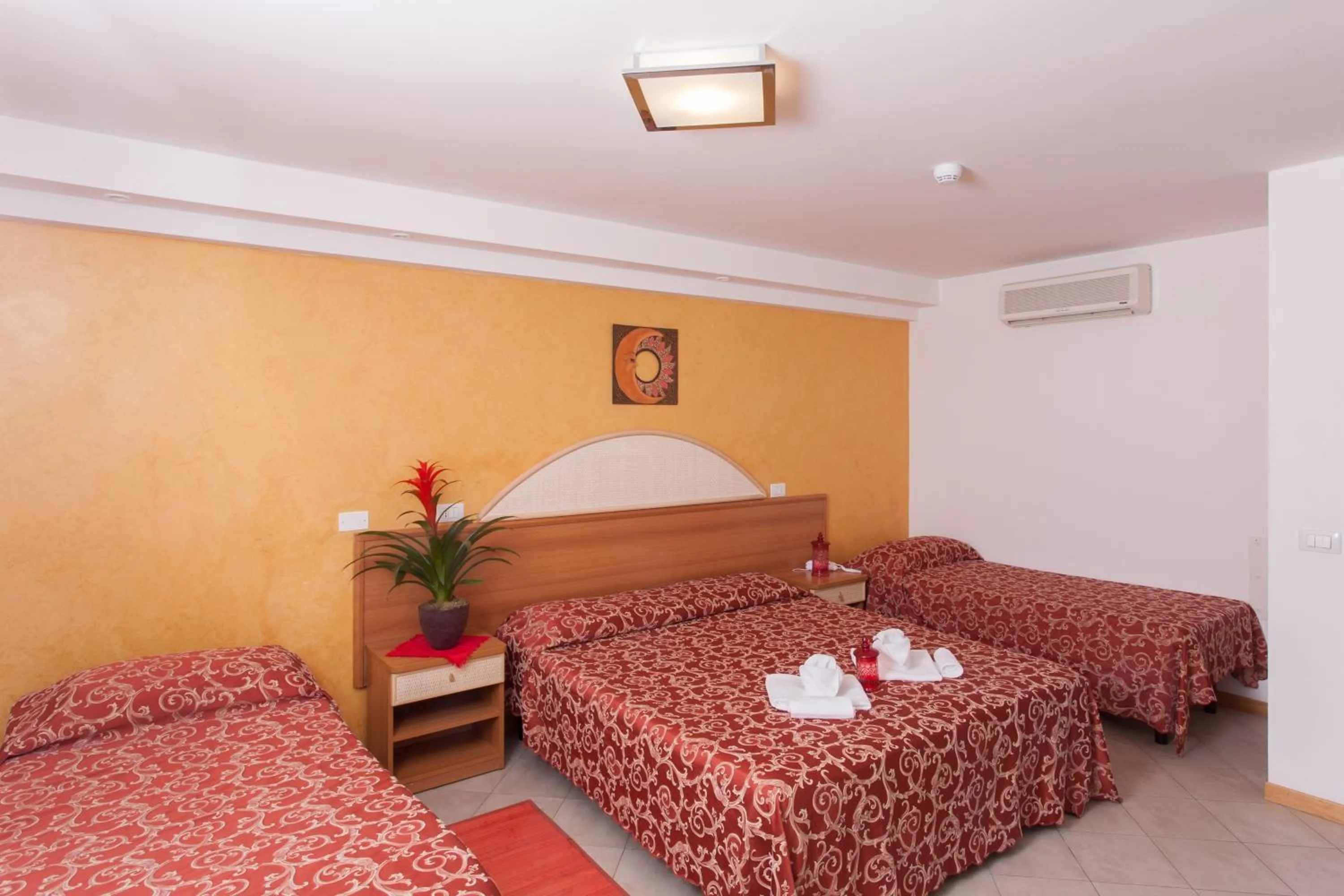 Photo of the whole room, Bed in Hotel Bahama