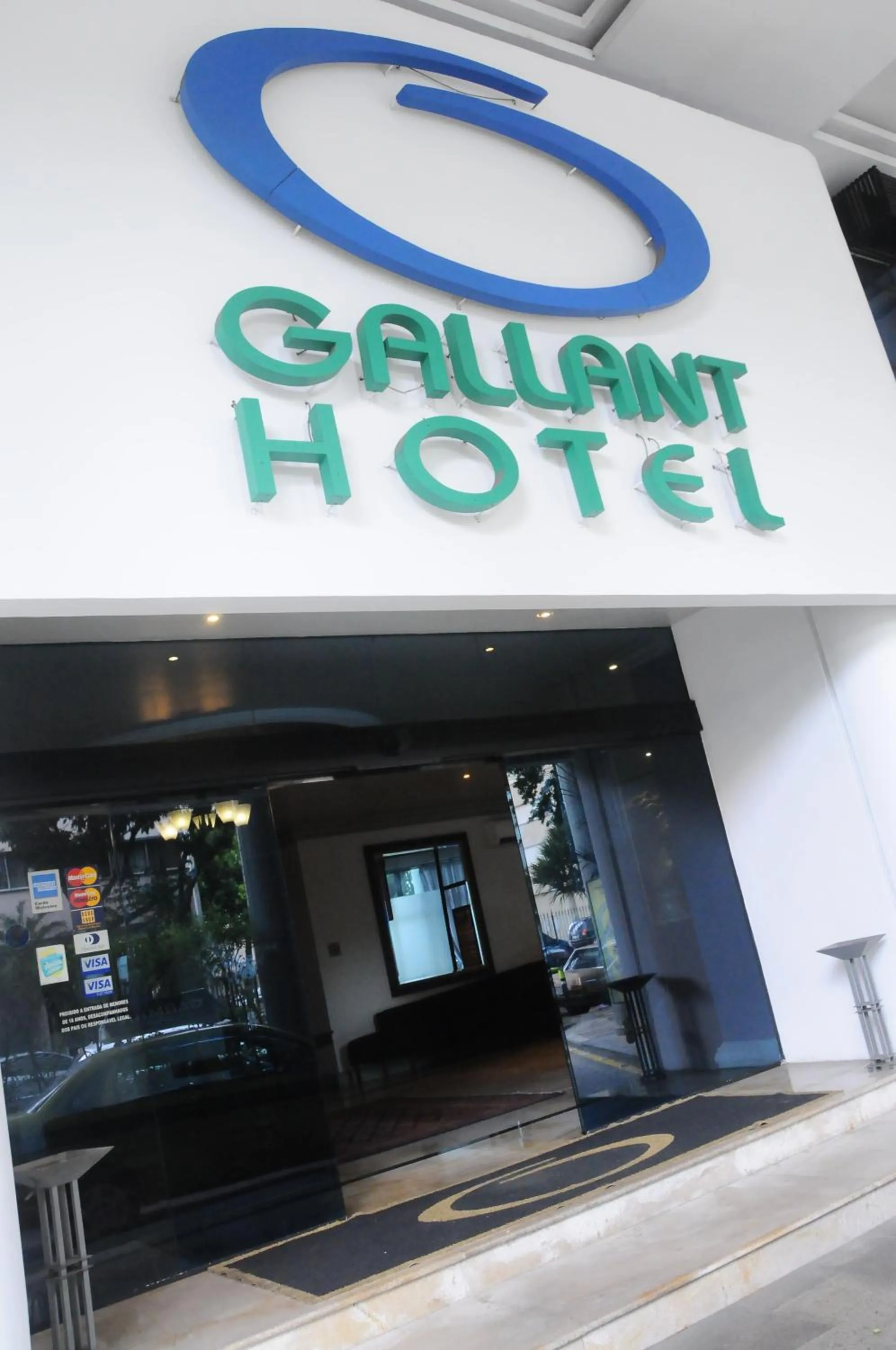 Facade/entrance in Gallant Hotel