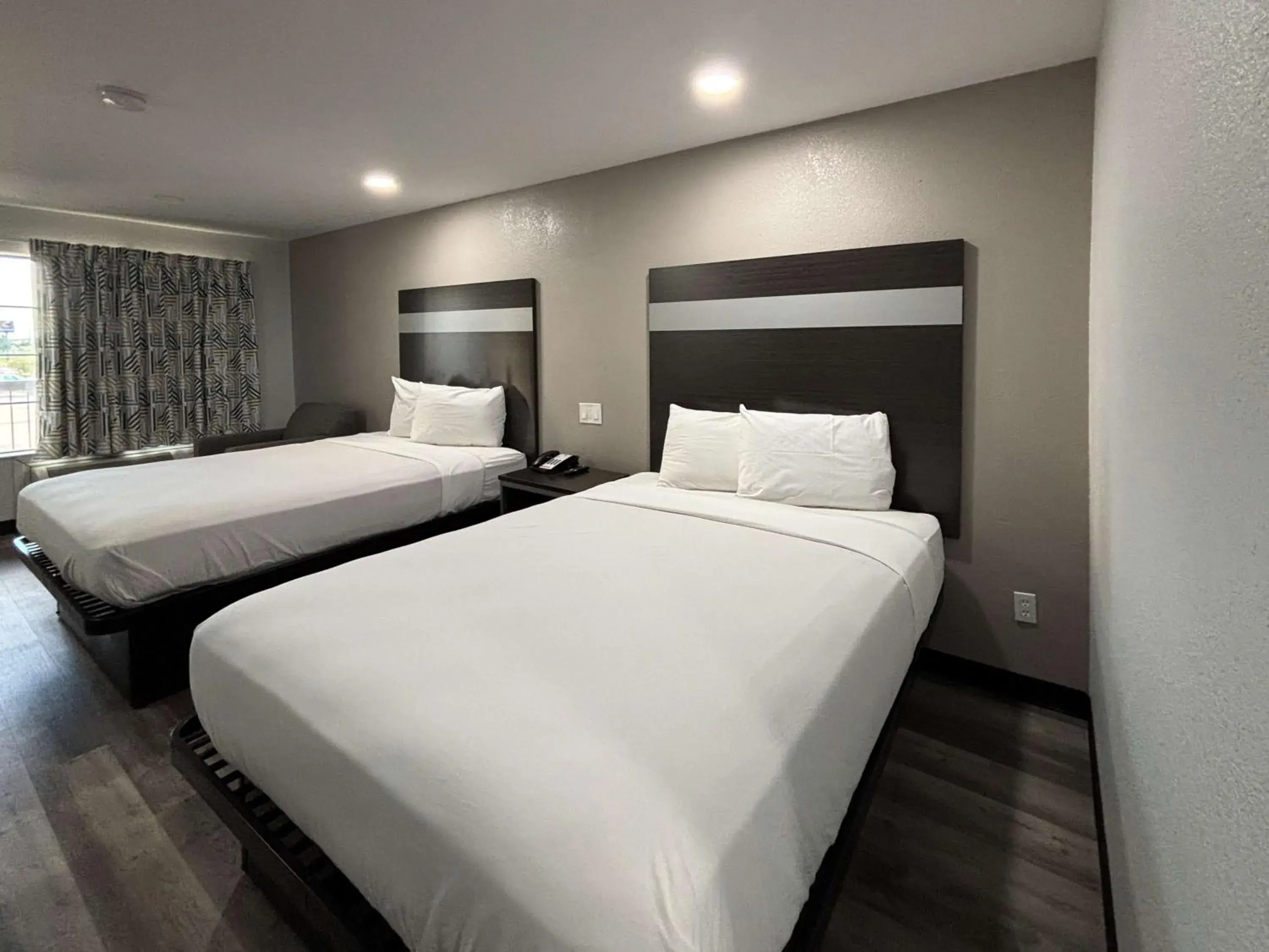 Bedroom, Bed in Americas Best Value Inn & Suites La Porte/Houston Bedroom, Bed in Americas Best Value Inn & Suites La Porte/Houston