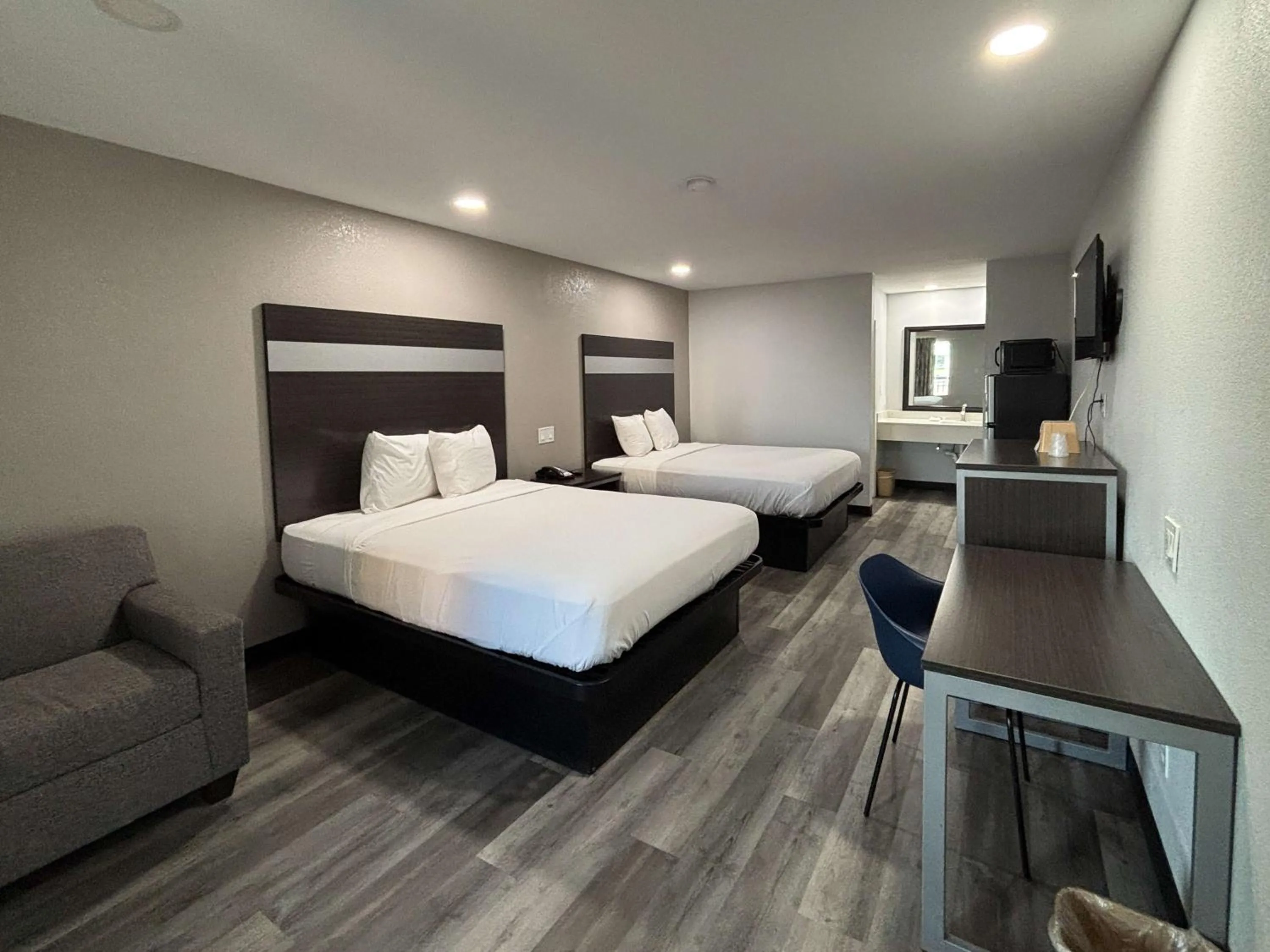 Bedroom, Bed in Americas Best Value Inn & Suites La Porte/Houston