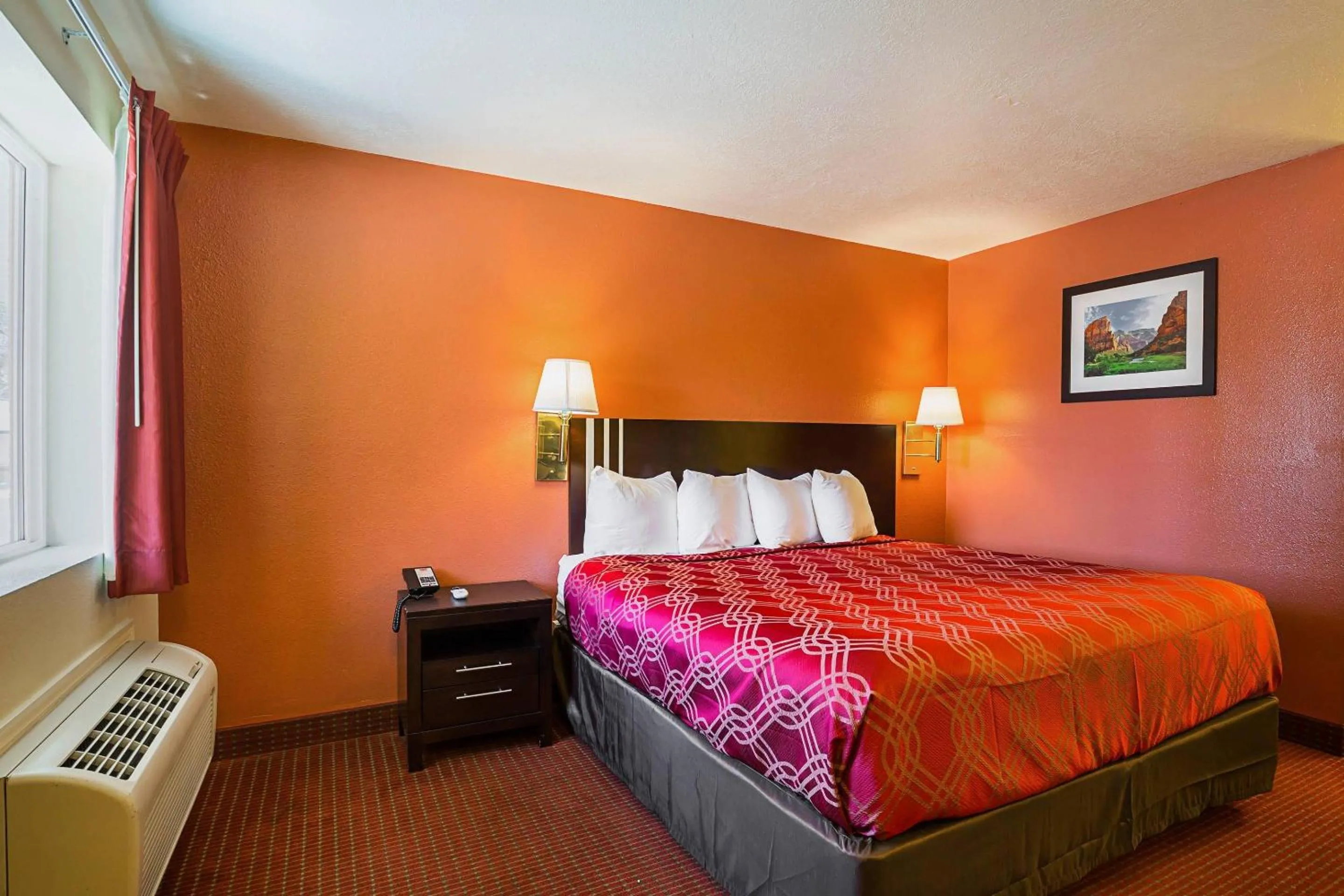 Bedroom in Econo Lodge Hurricane Zion Park Area